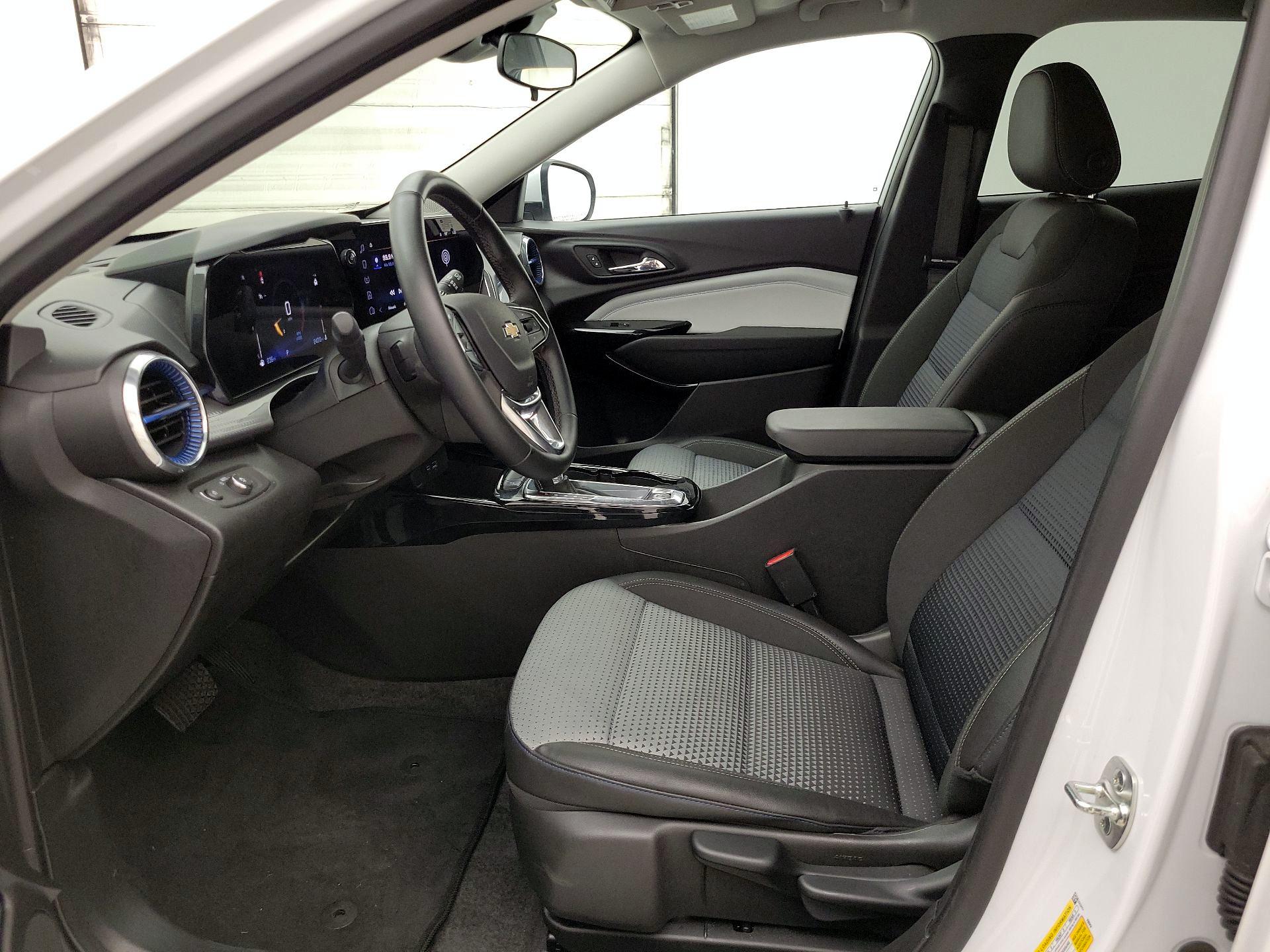 Thumbnail: 2025 Chevrolet Trax - 11