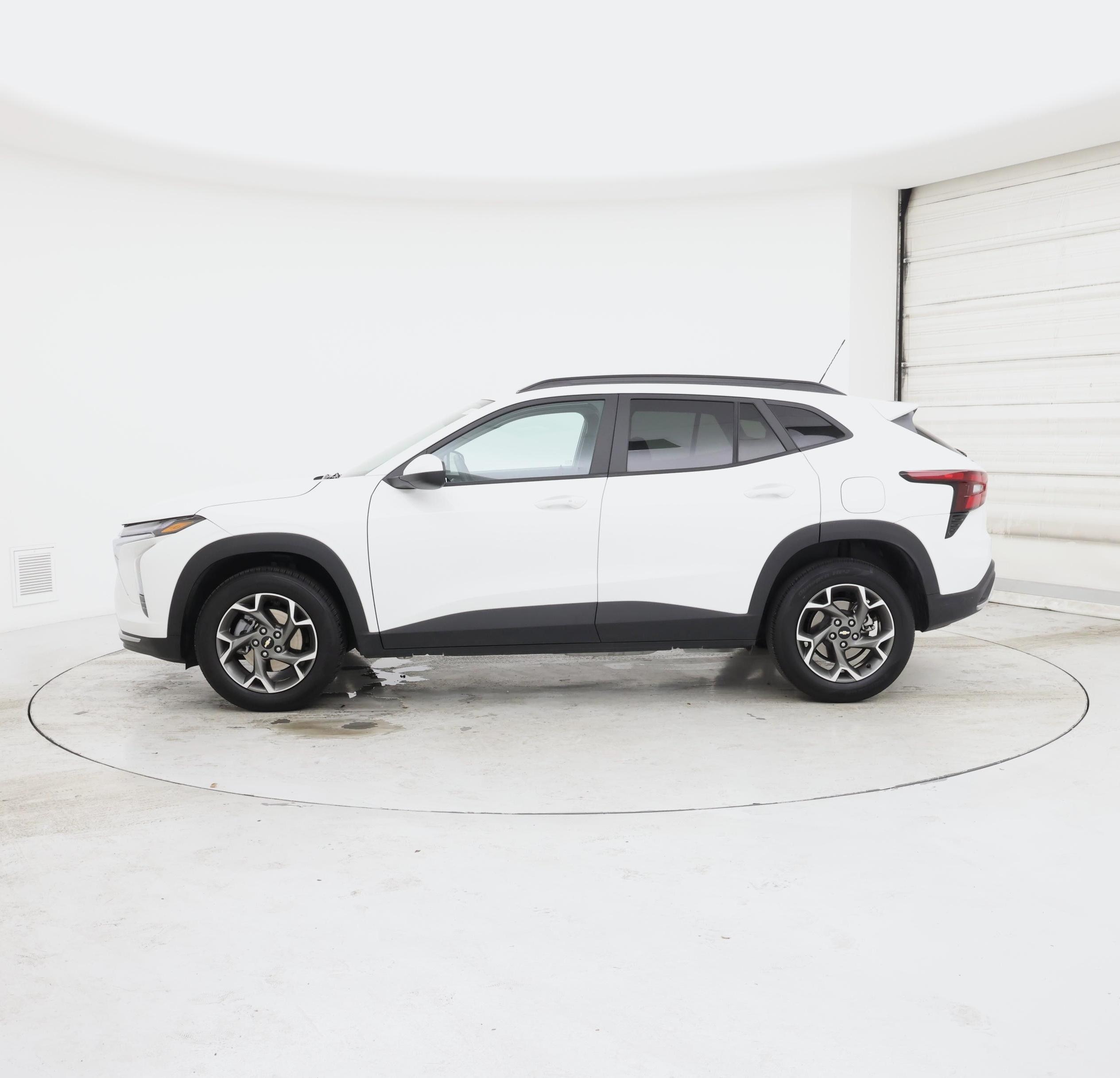 Thumbnail: 2025 Chevrolet Trax - 3
