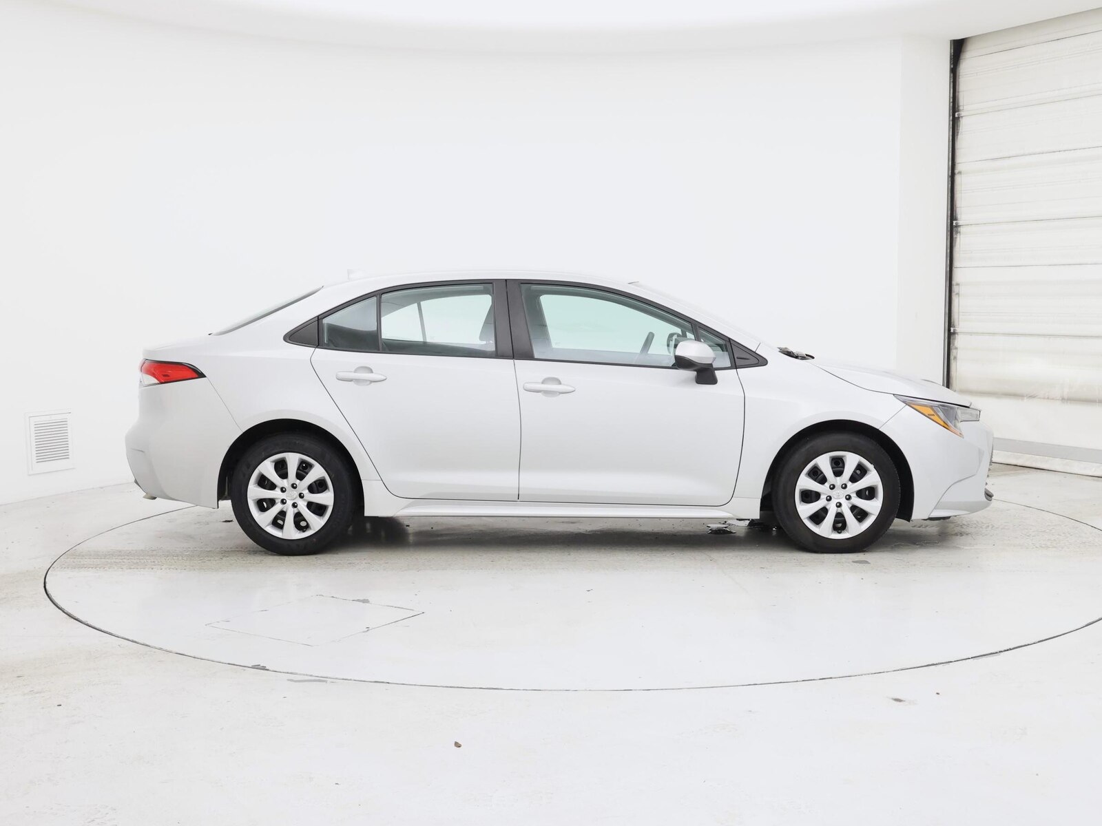 2024 Toyota Corolla LE - Photo 8