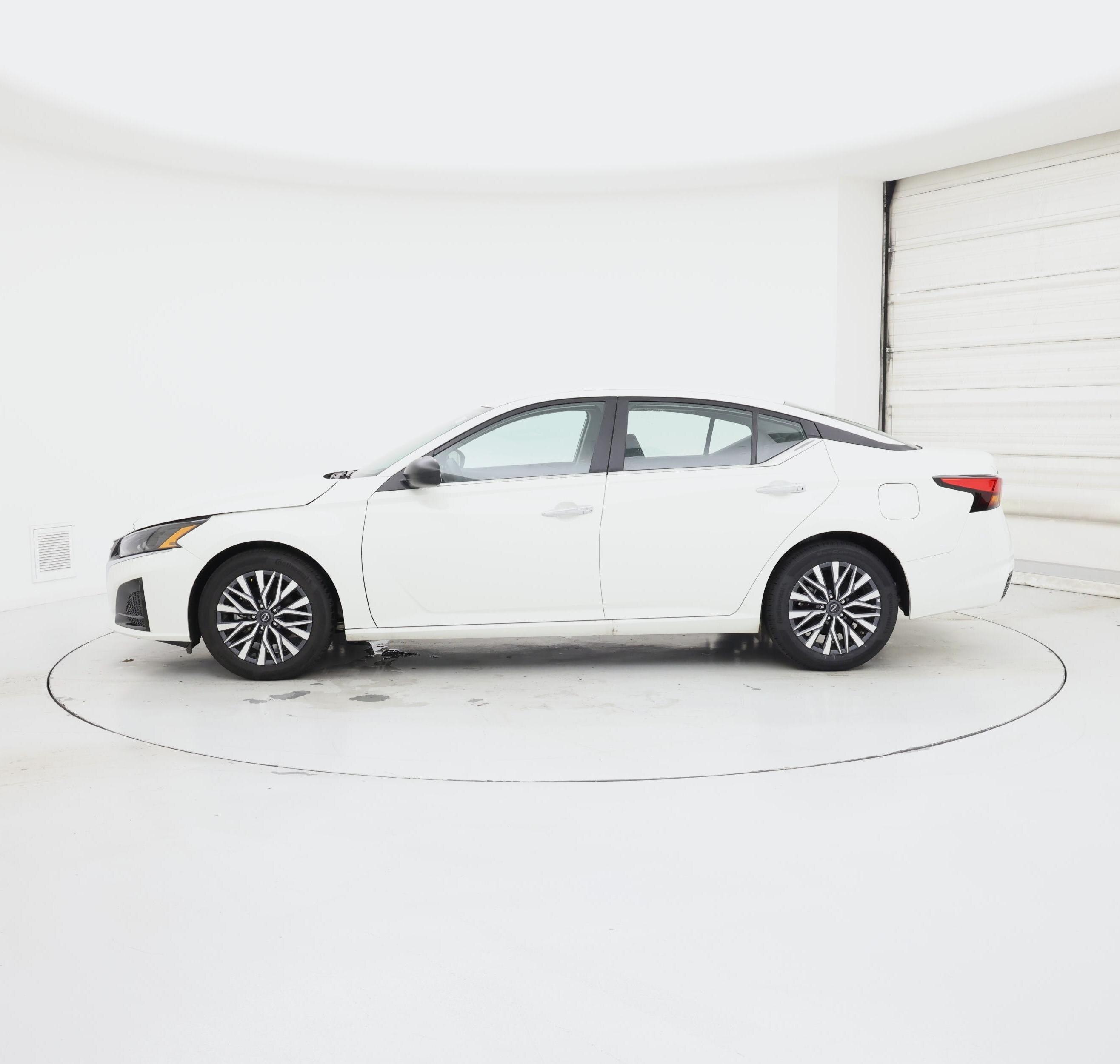 Thumbnail: 2025 Nissan Altima - 3