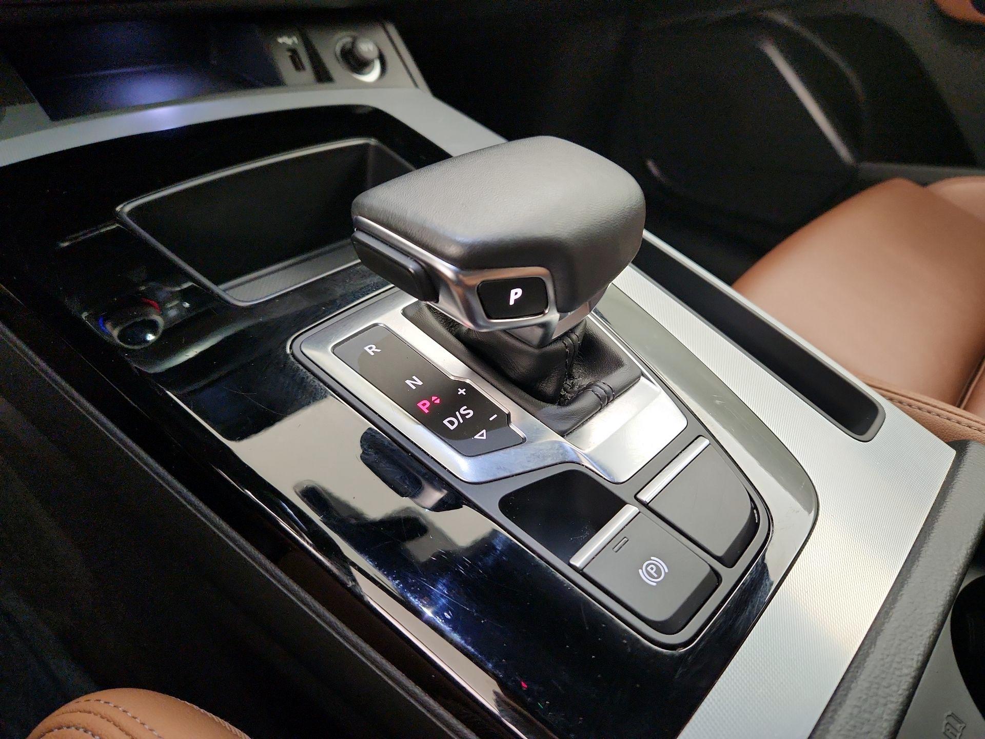 Thumbnail: 2025 Audi Q5 - 17