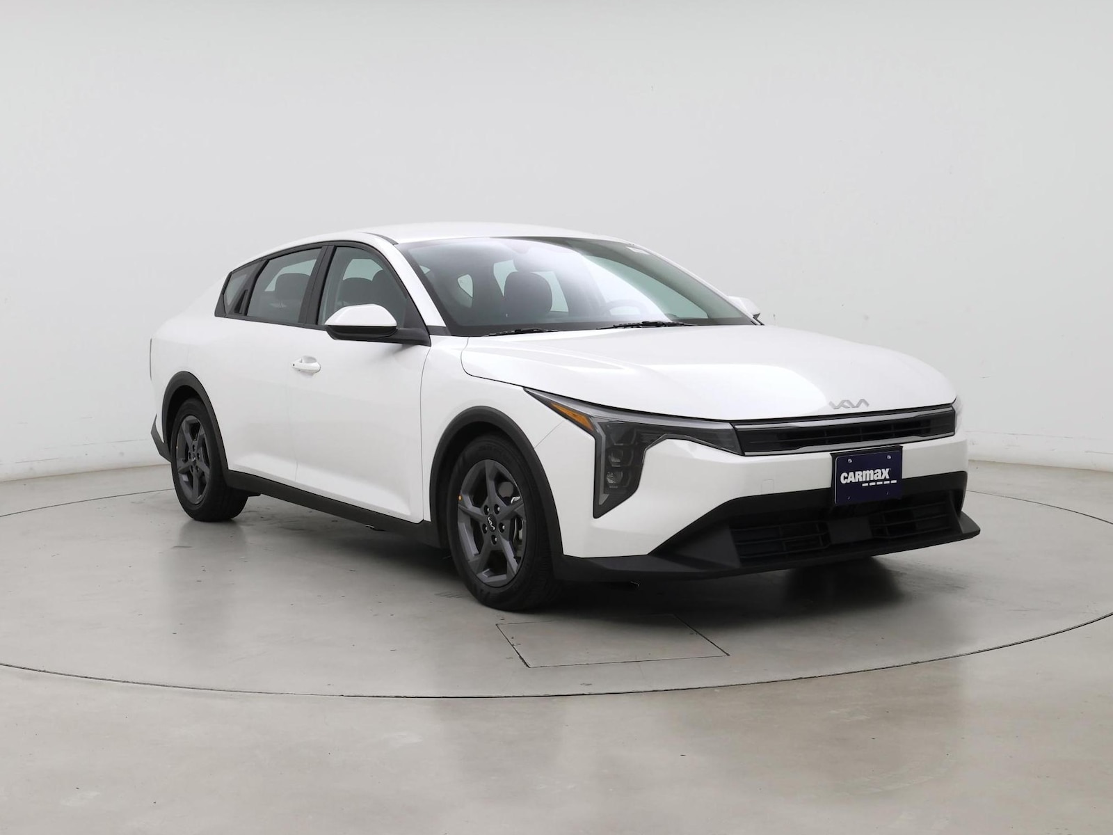 2025 Kia K4 LXS - Photo 2