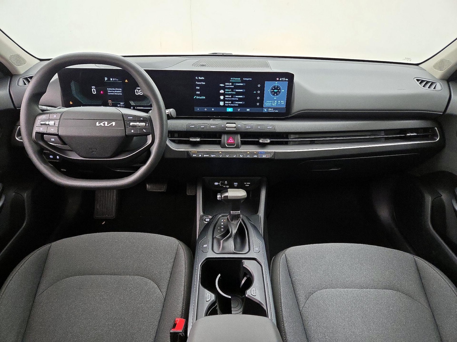 2025 Kia K4 LXS - Photo 10