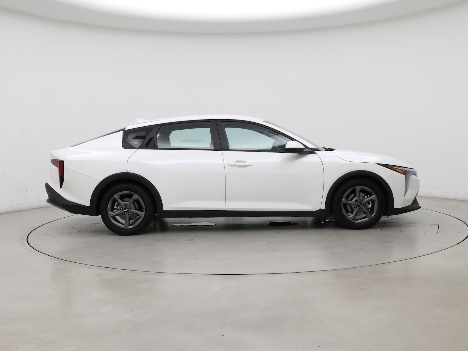 2025 Kia K4 LXS - Photo 8