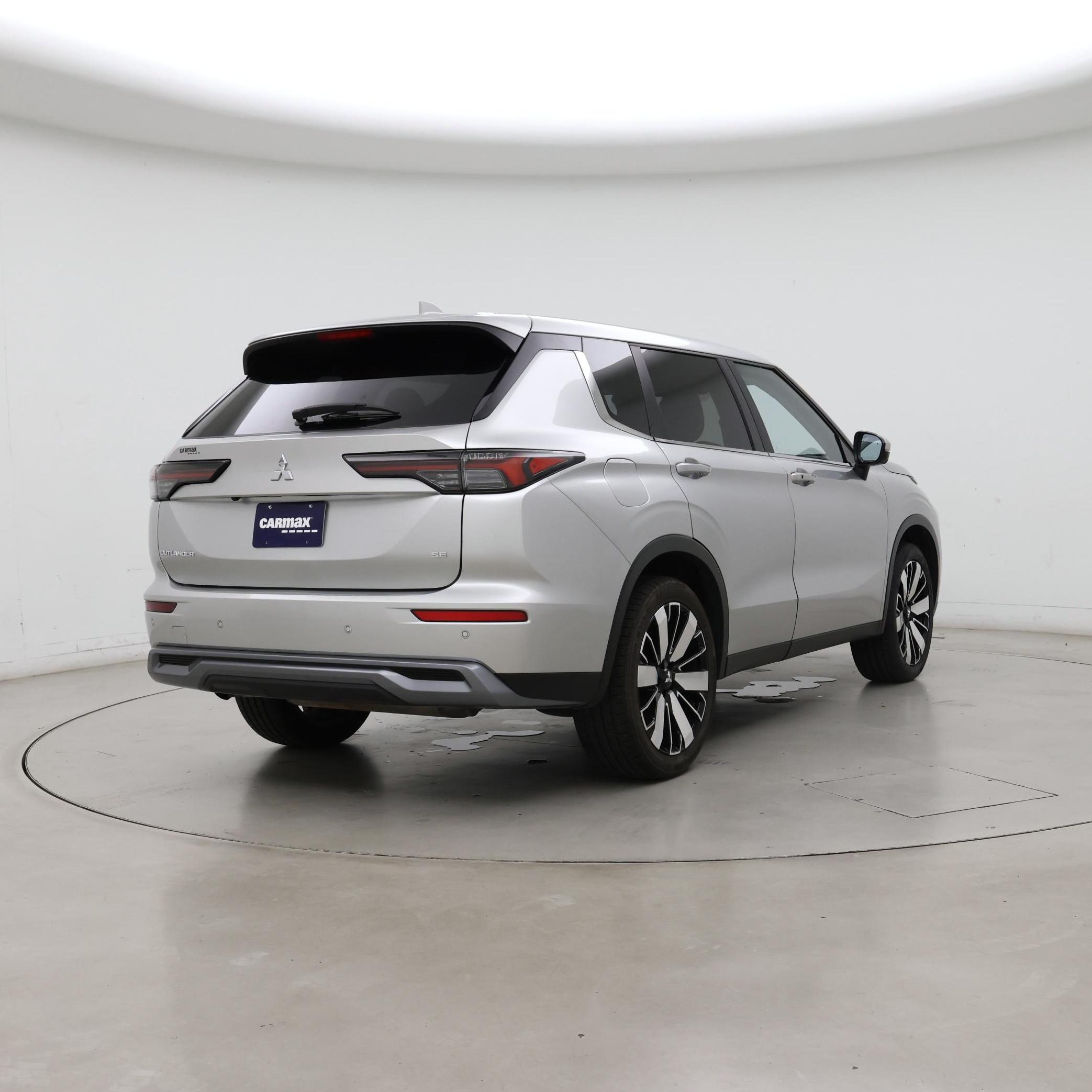 Thumbnail: 2025 Mitsubishi Outlander - 8