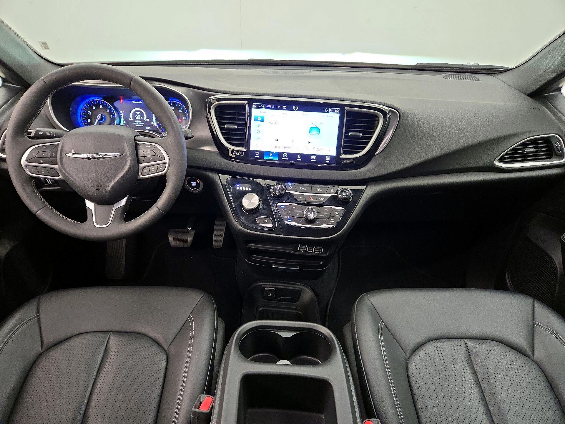 Thumbnail: 2025 Chrysler Pacifica - 9
