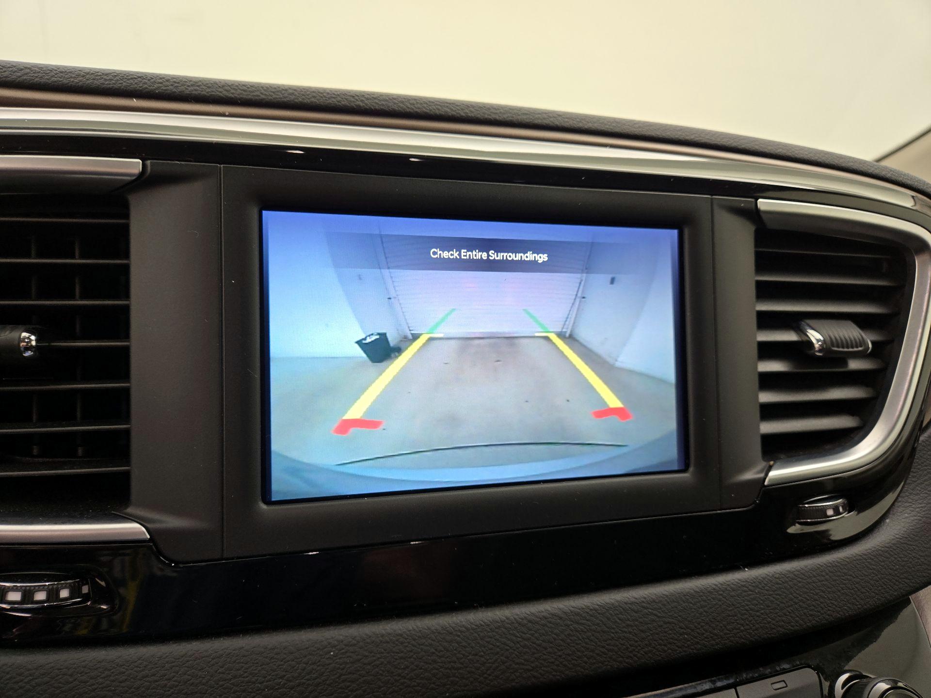 Thumbnail: 2023 Chrysler Voyager - 14