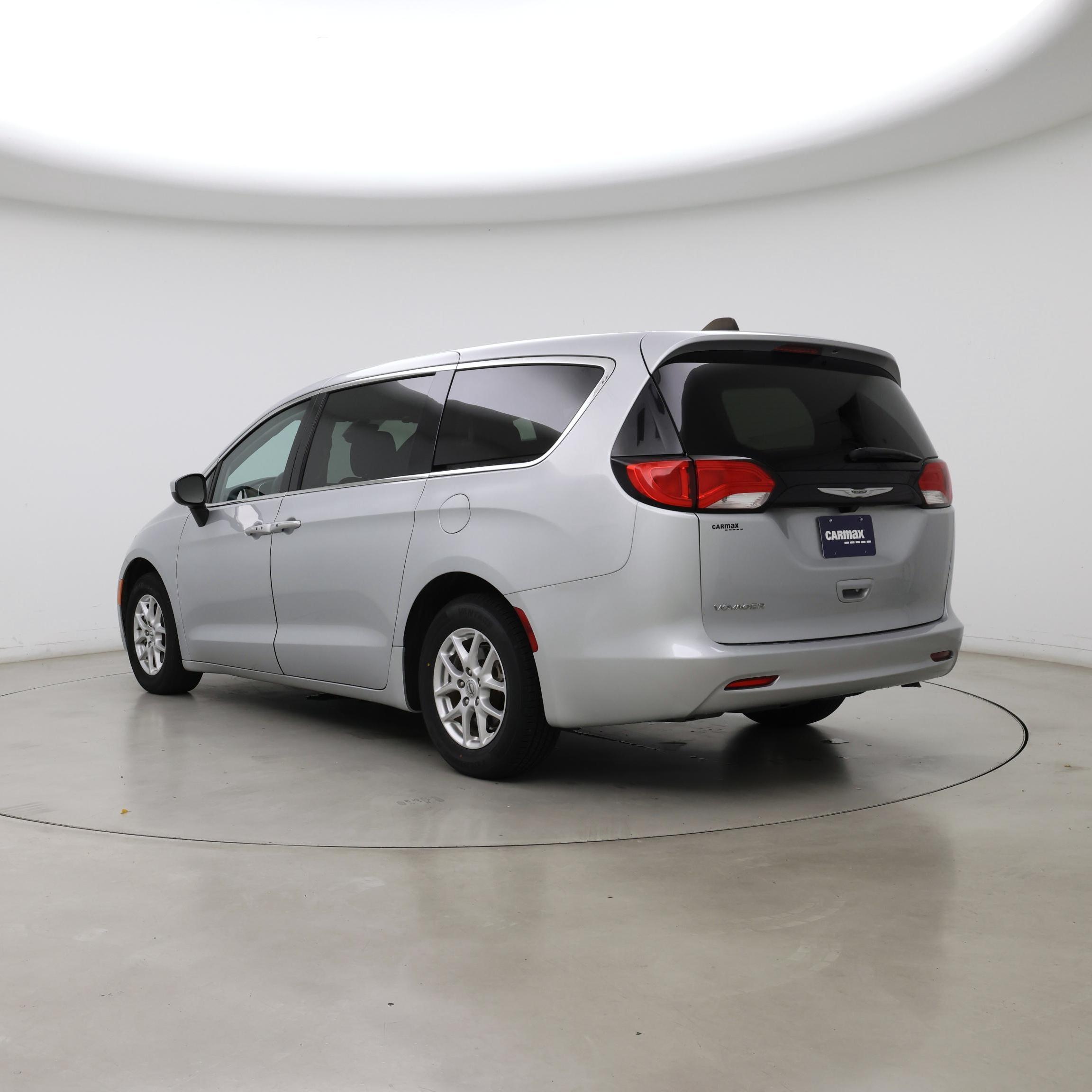 Thumbnail: 2023 Chrysler Voyager - 2