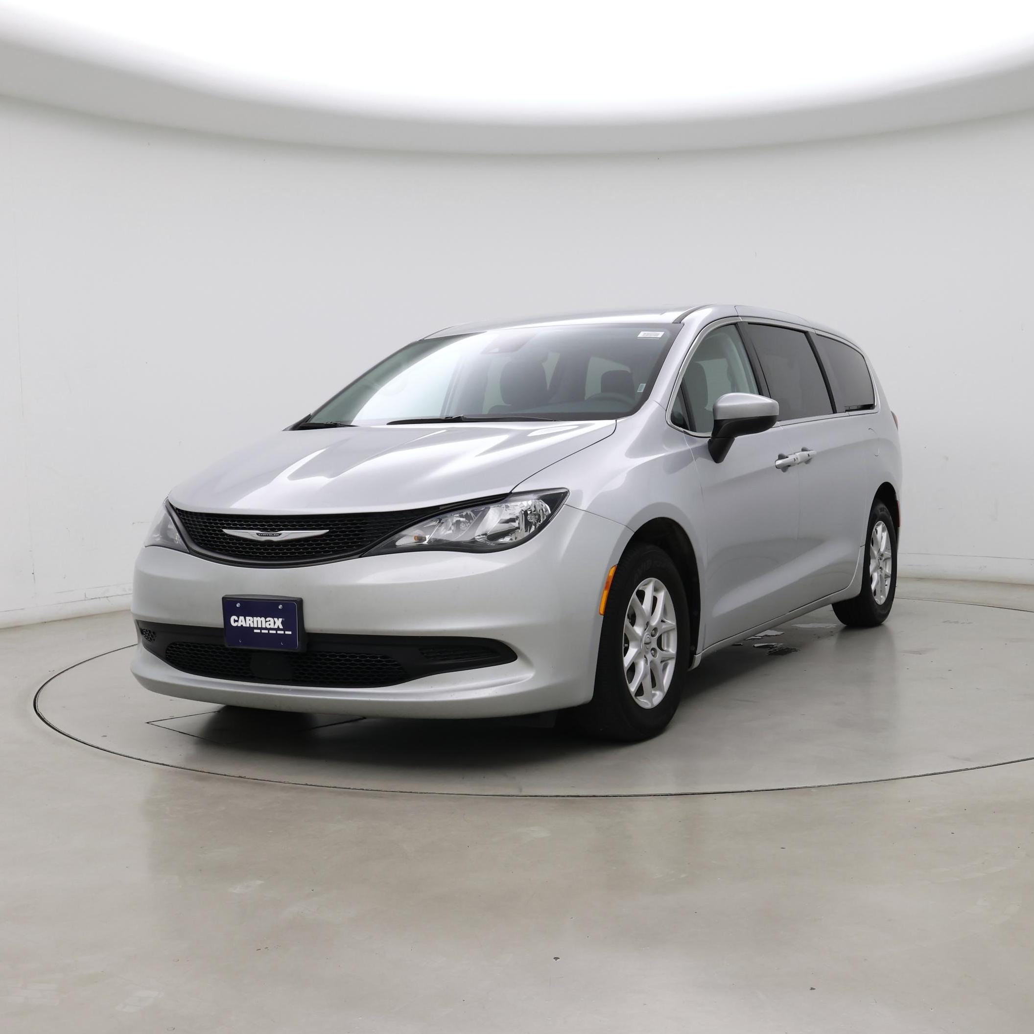 Thumbnail: 2023 Chrysler Voyager - 4