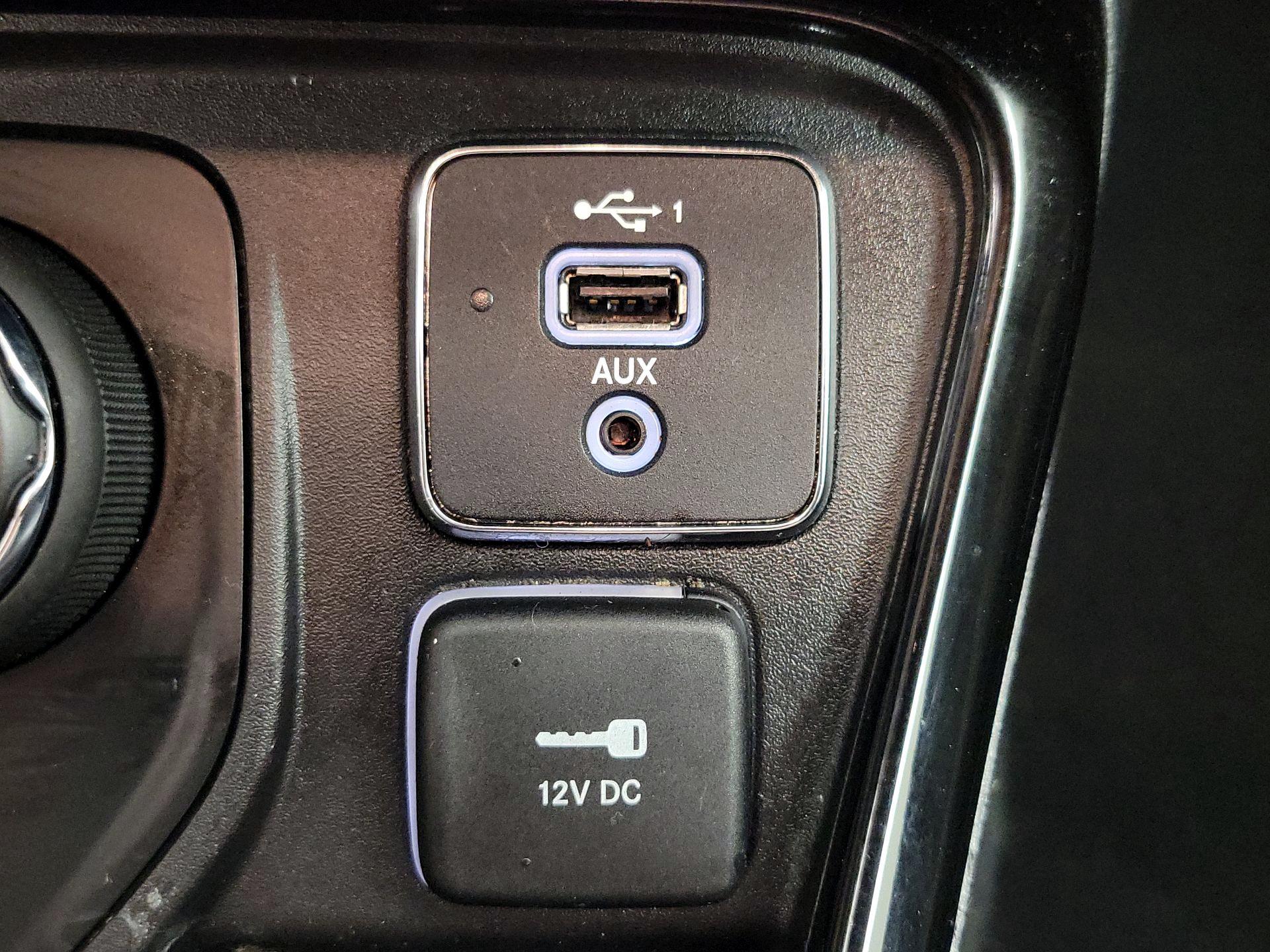 Thumbnail: 2021 Jeep Compass - 18