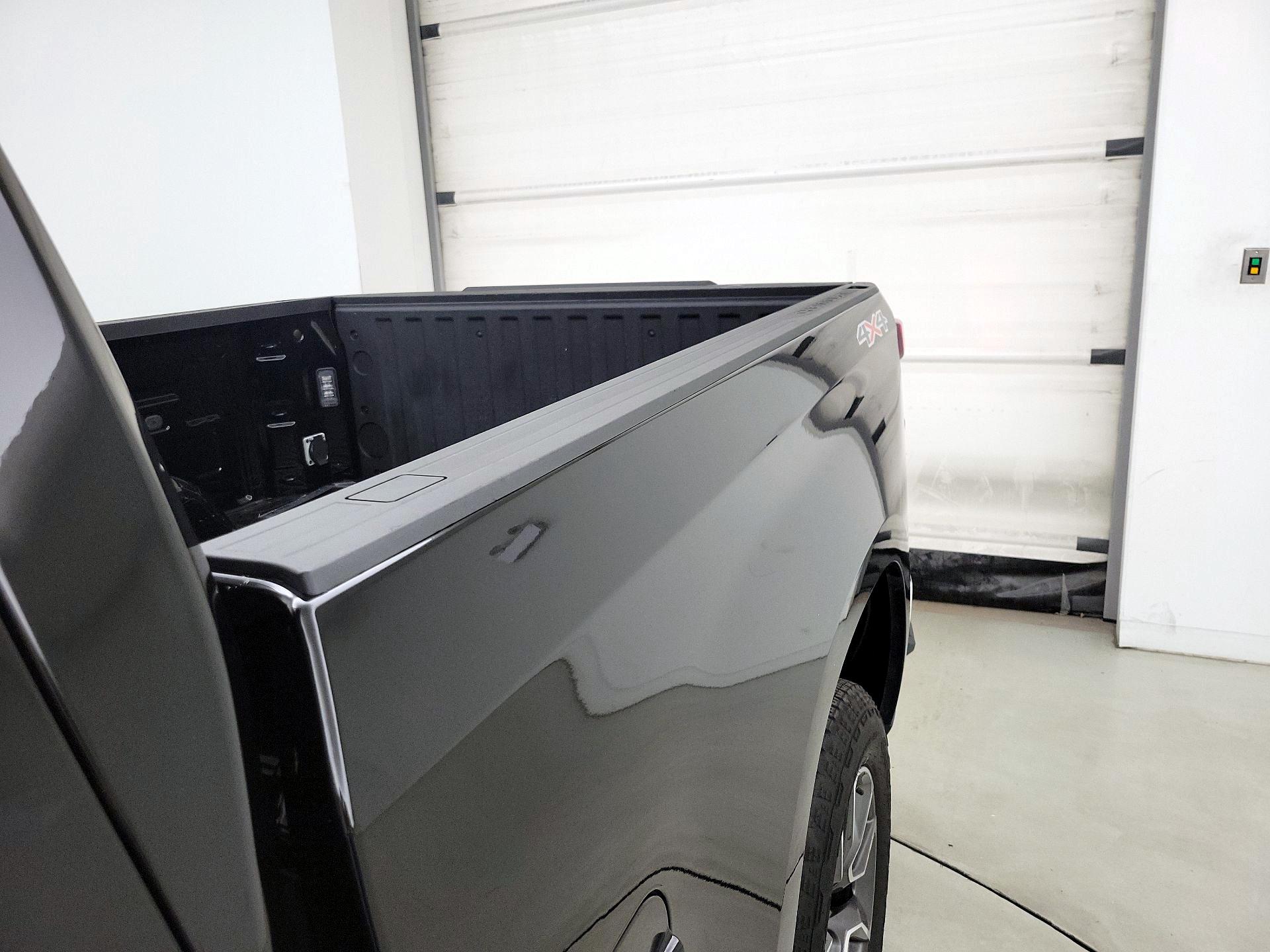 Thumbnail: 2023 Chevrolet Silverado 1500 - 20