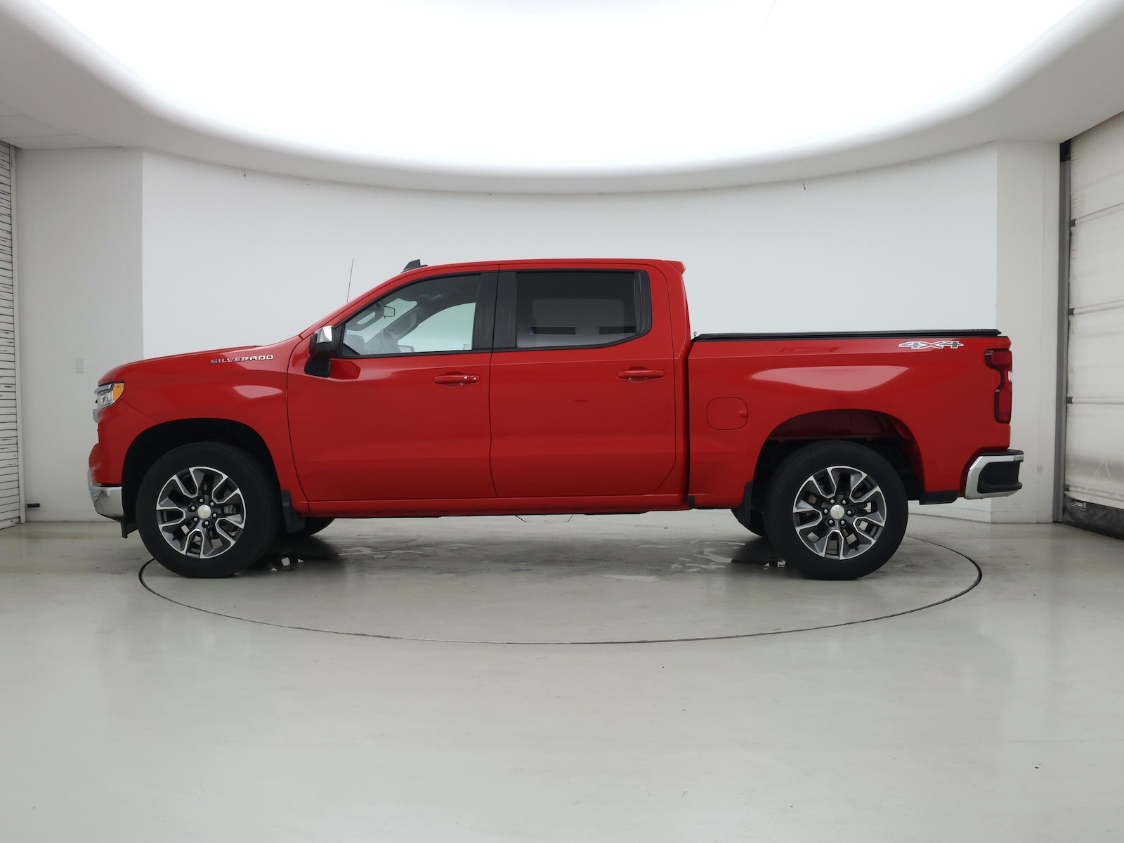 2023 Chevrolet Silverado 1500 LT - Photo 4