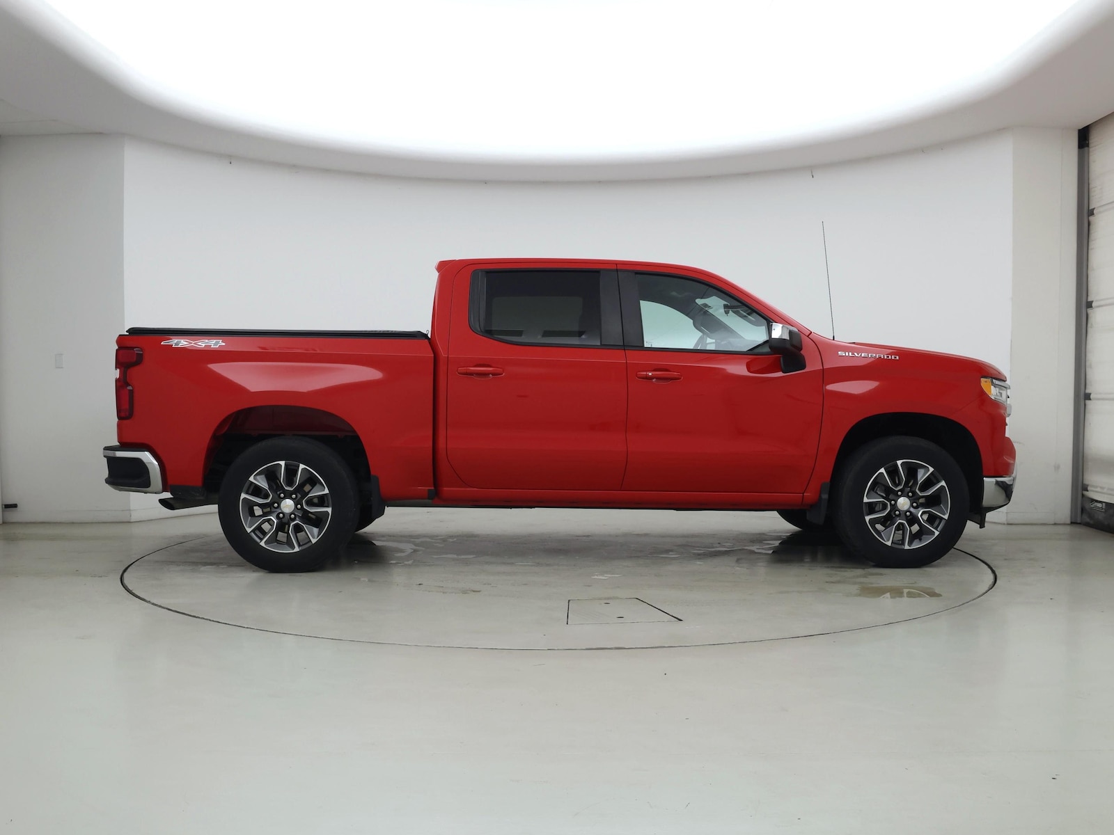 2023 Chevrolet Silverado 1500 LT - Photo 8