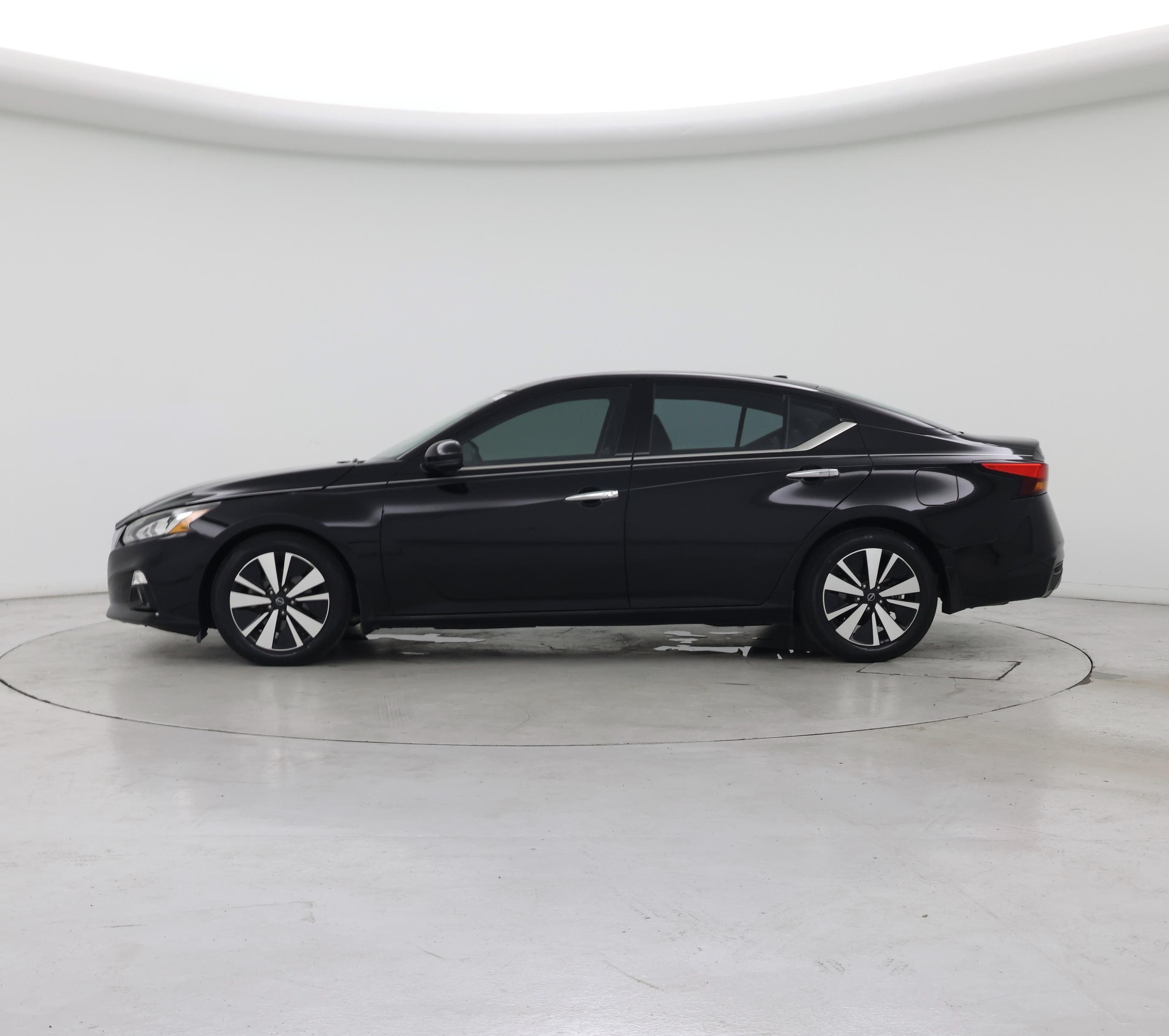 Thumbnail: 2020 Nissan Altima - 3