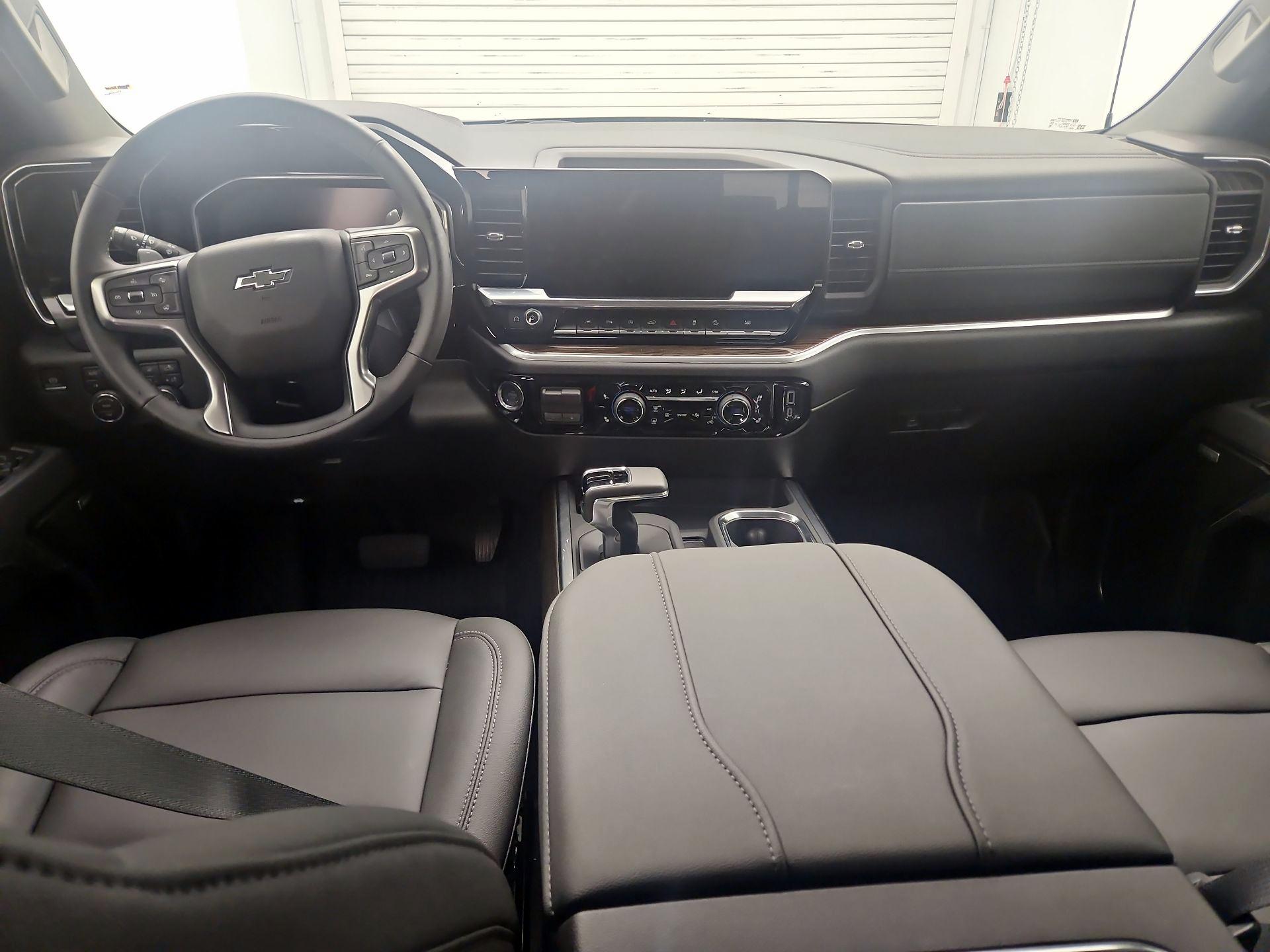 Thumbnail: 2026 Chevrolet Silverado 1500 - 9