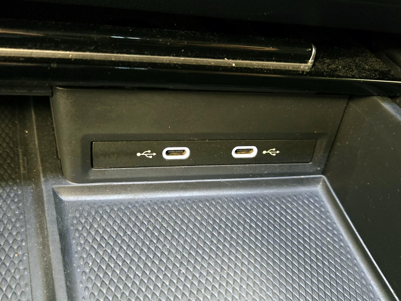 2024 Volkswagen Atlas SE w/Tech - Photo 19