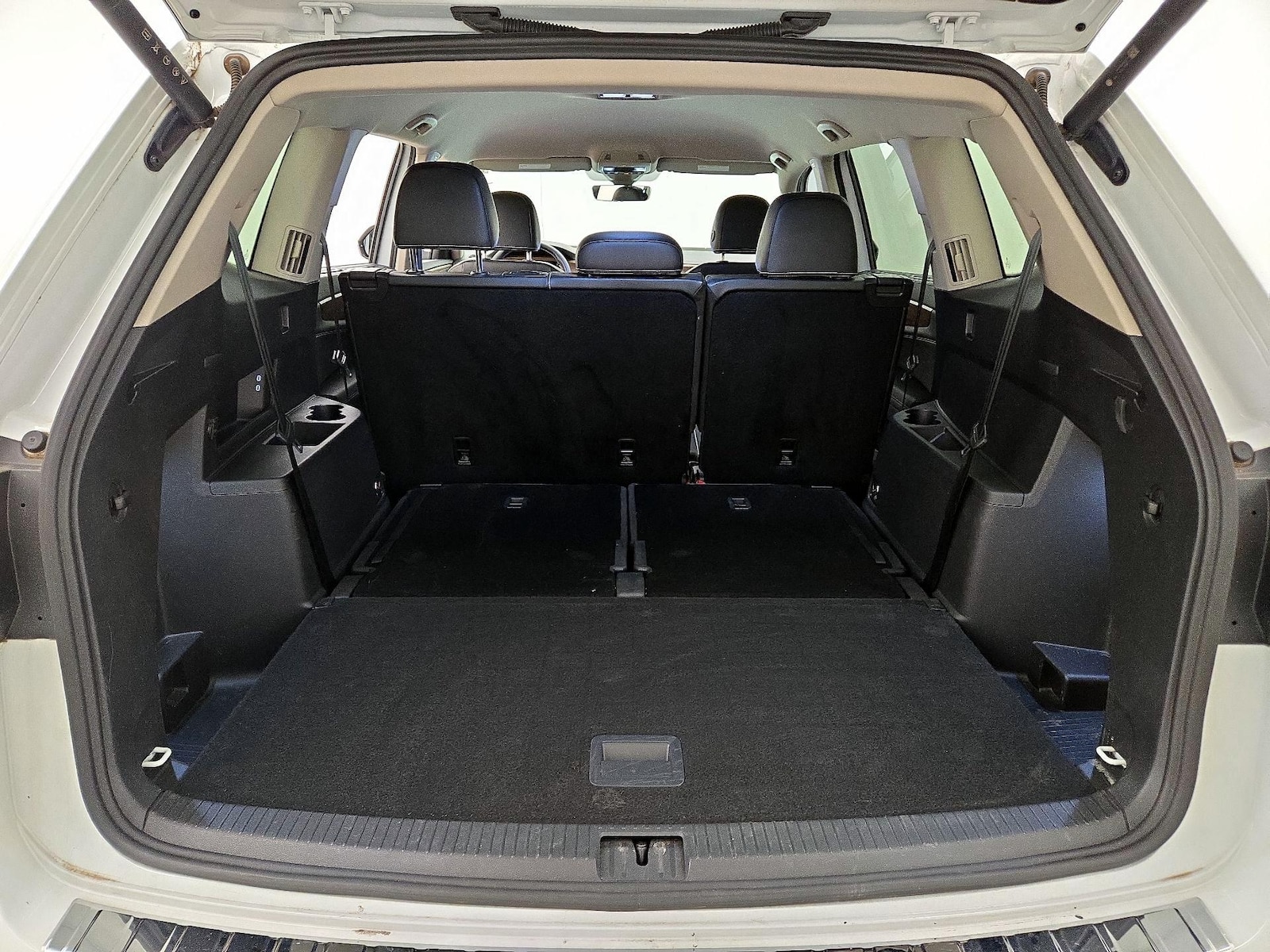 2024 Volkswagen Atlas SE w/Tech - Photo 23