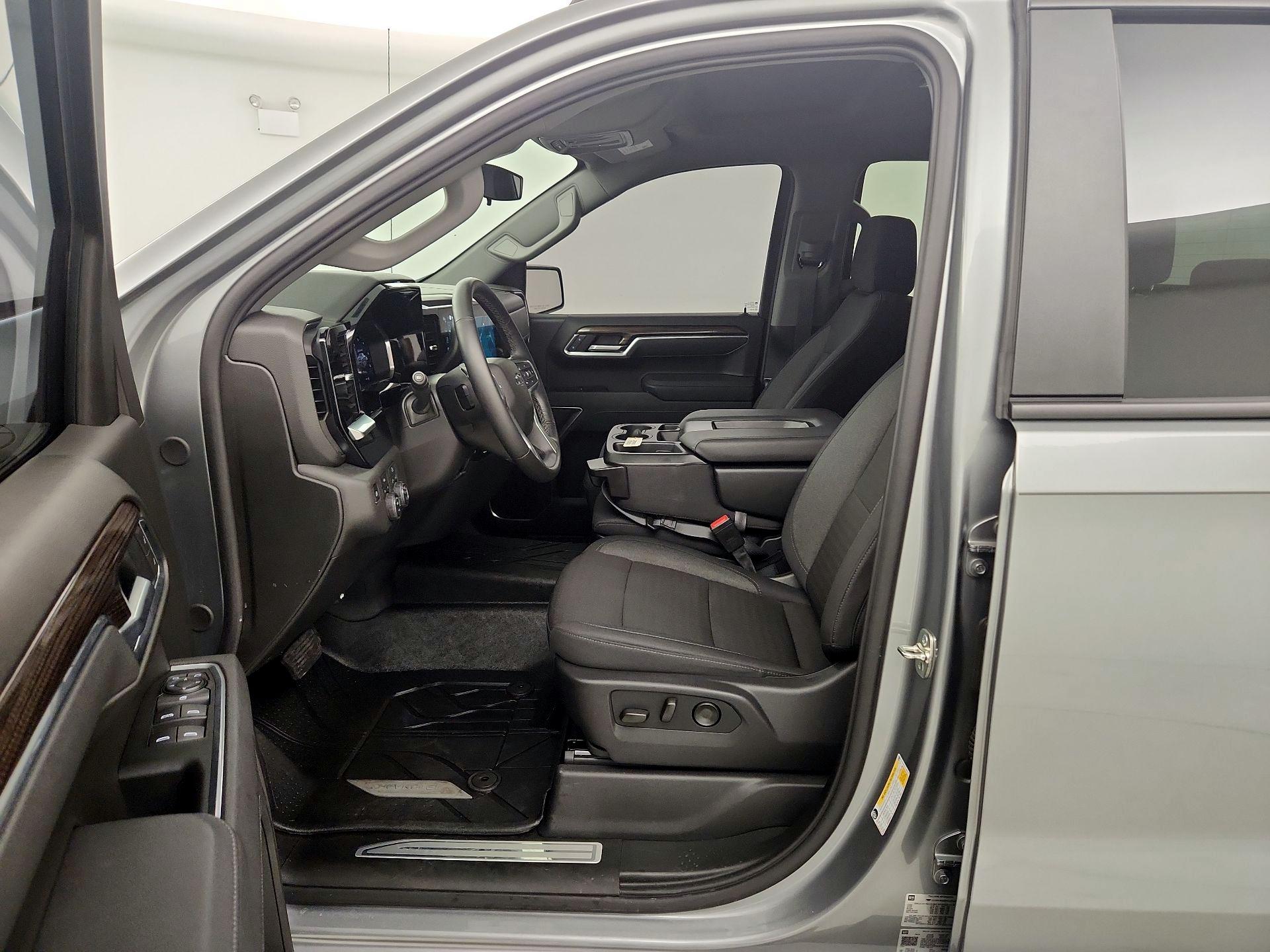 Thumbnail: 2026 Chevrolet Silverado 1500 - 9