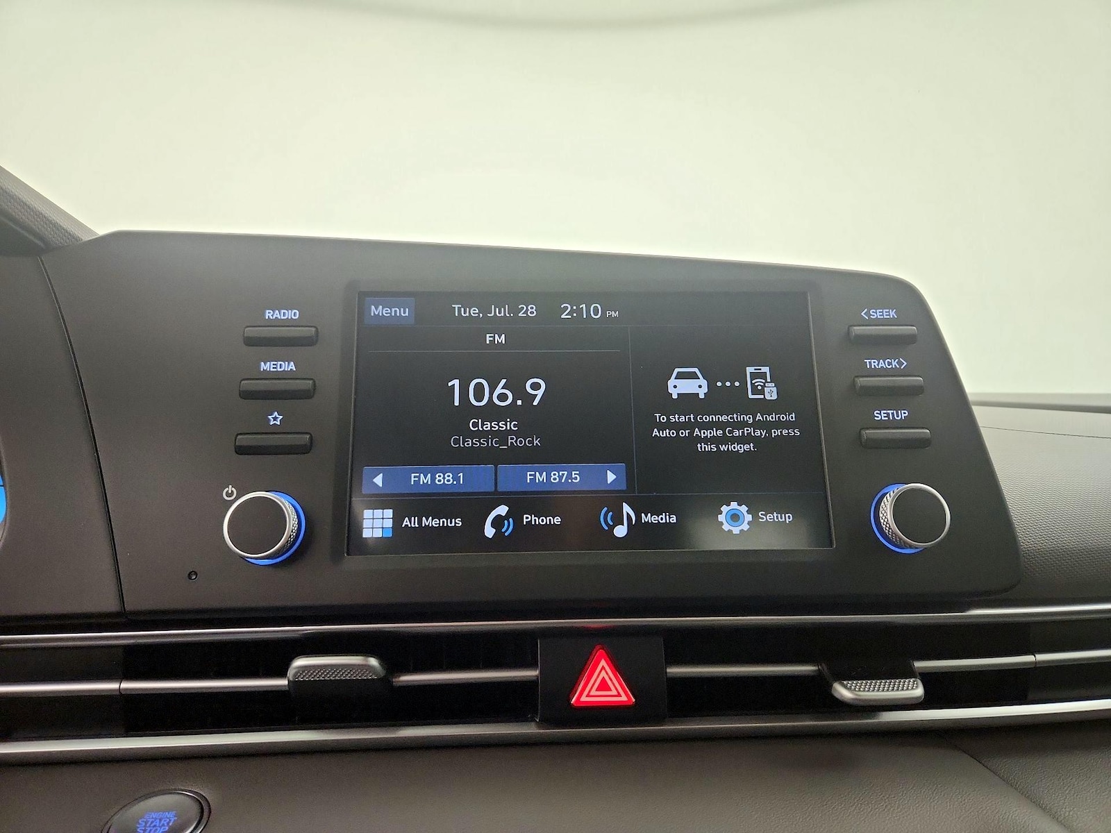 2025 Hyundai Elantra SEL - Photo 16