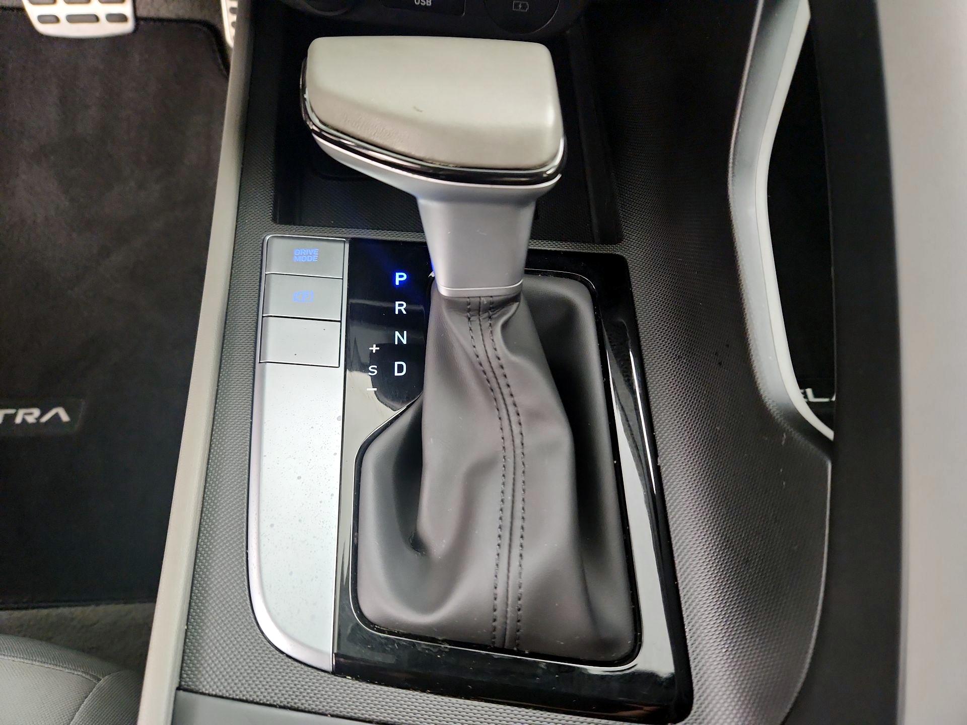 Thumbnail: 2025 Hyundai Elantra - 17