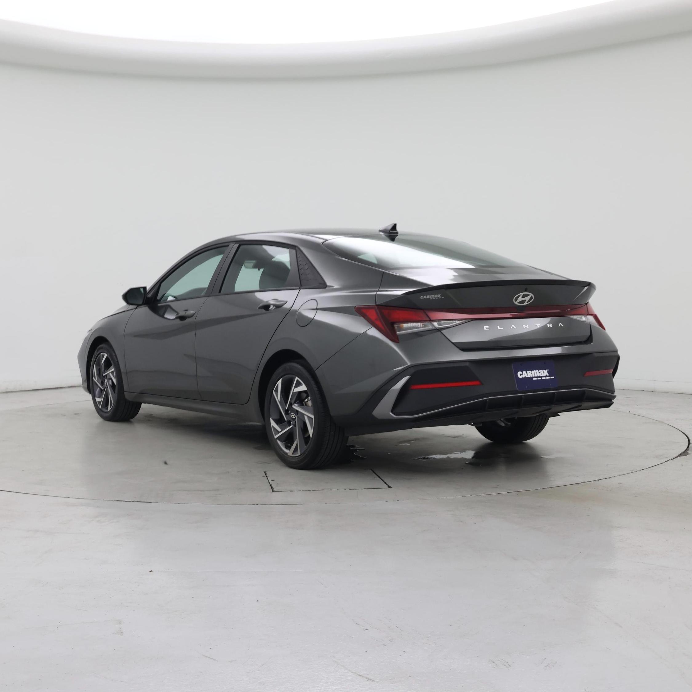 Thumbnail: 2025 Hyundai Elantra - 2