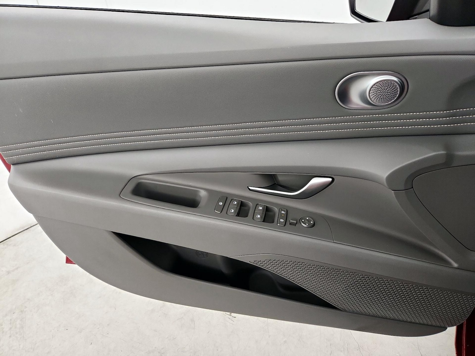 2025 Hyundai Elantra SEL - Photo 13