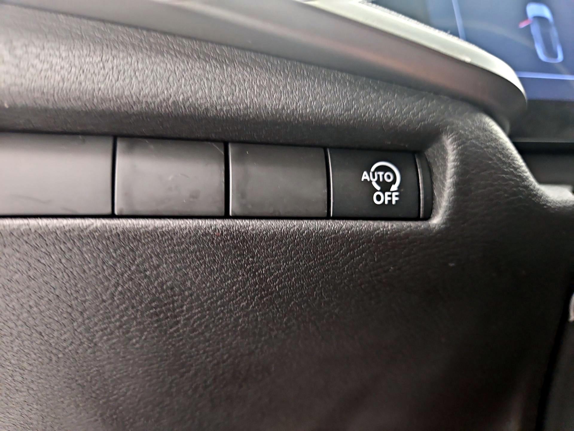 Thumbnail: 2026 Nissan Kicks - 13