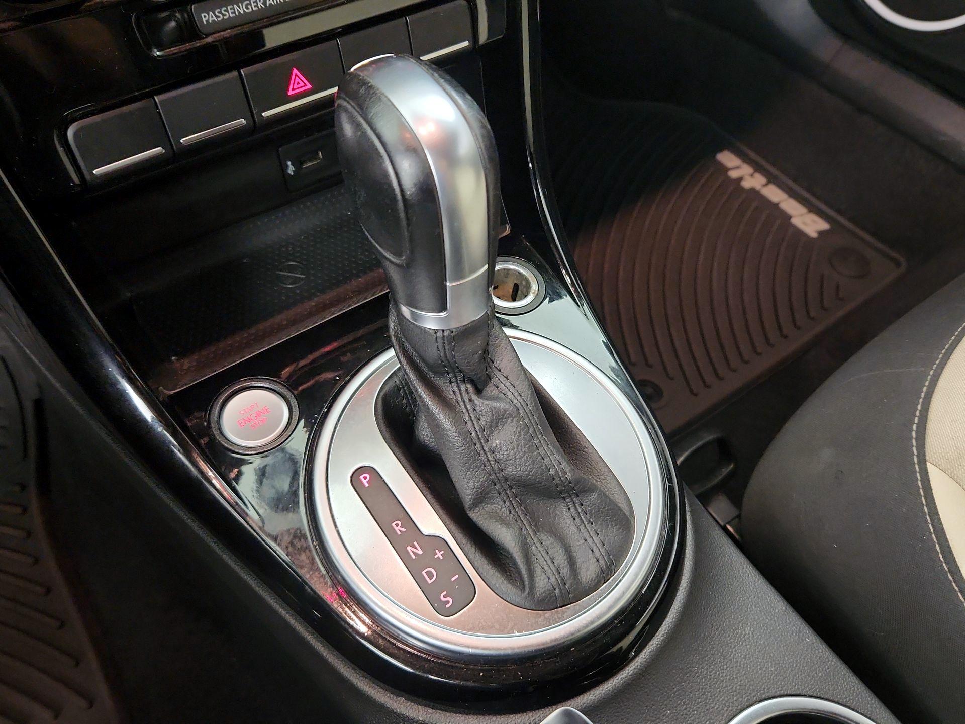 Thumbnail: 2019 Volkswagen Beetle - 15