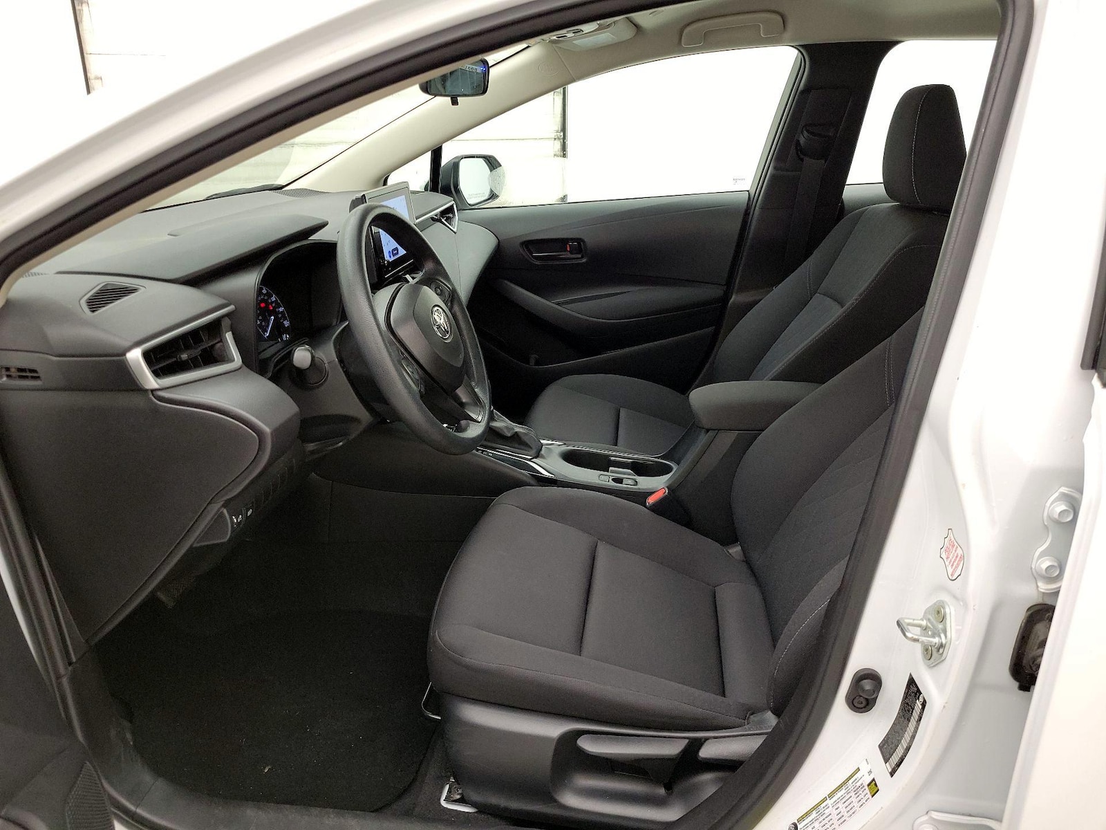 2024 Toyota Corolla LE - Photo 12
