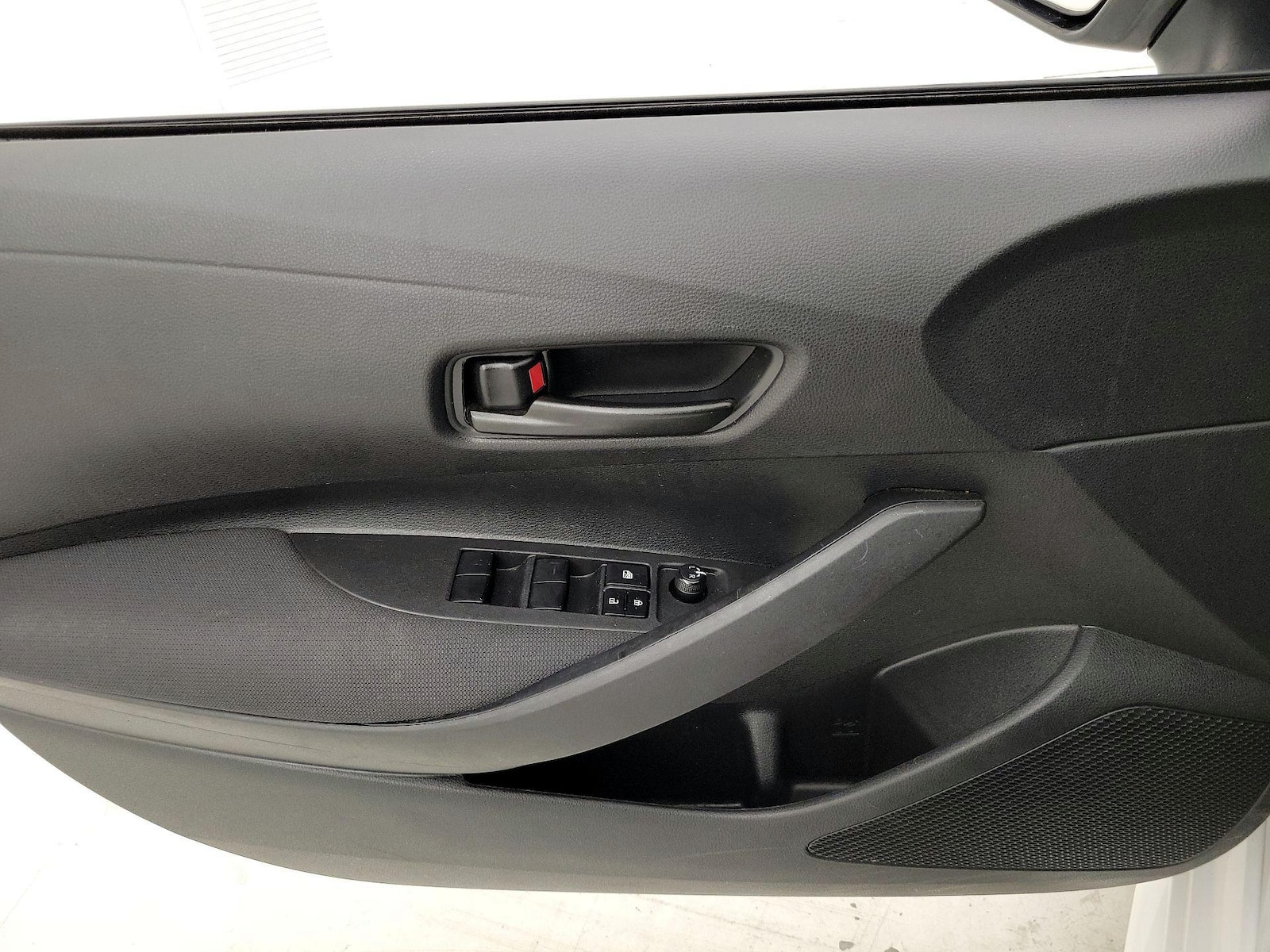 2024 Toyota Corolla LE - Photo 13