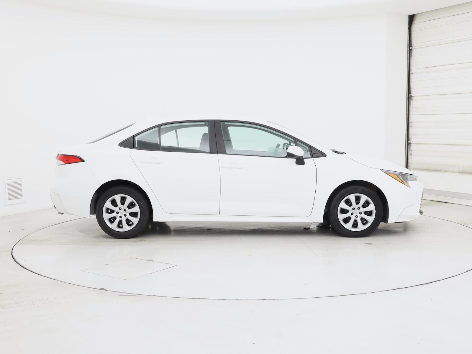 2024 Toyota Corolla LE - Photo 8