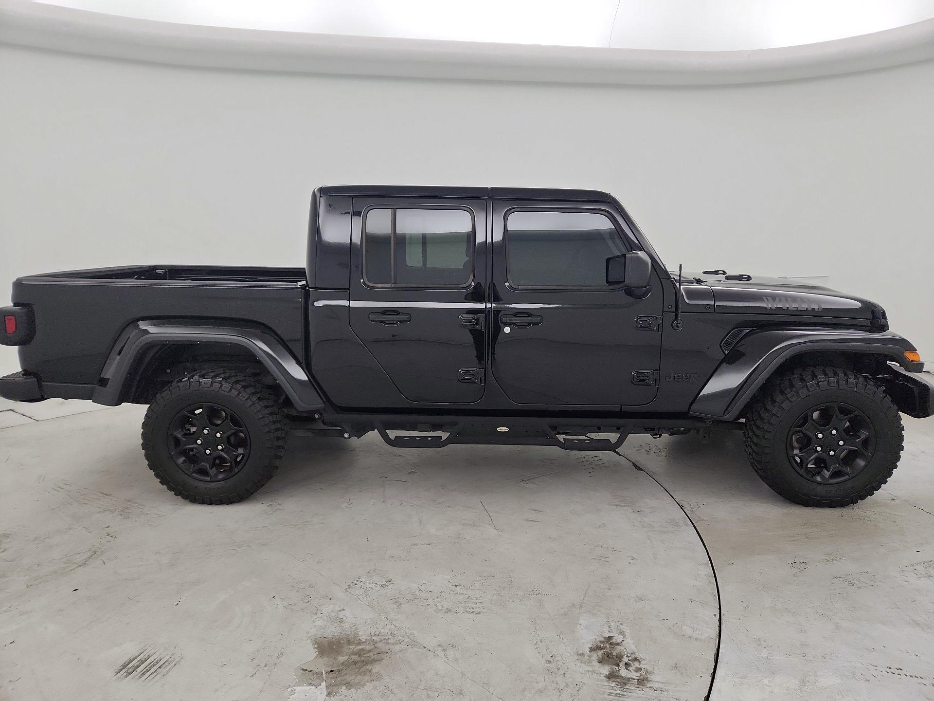 Thumbnail: 2023 Jeep Gladiator - 4