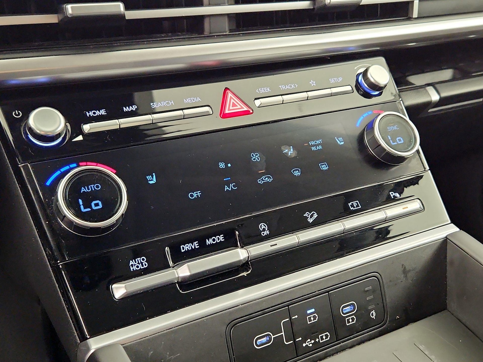 2025 Hyundai Santa Fe SEL - Photo 15