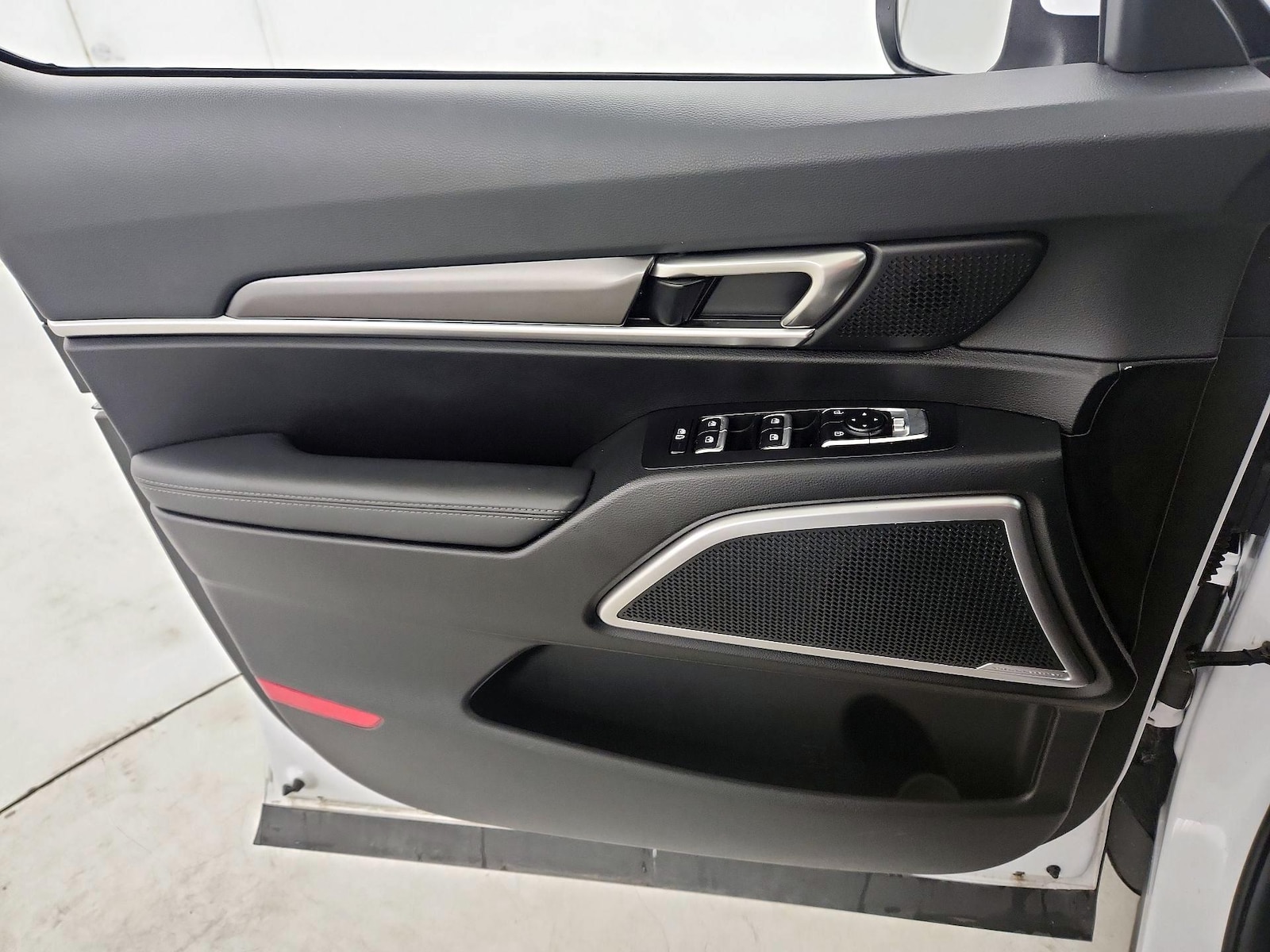 2024 Kia Telluride S - Photo 13