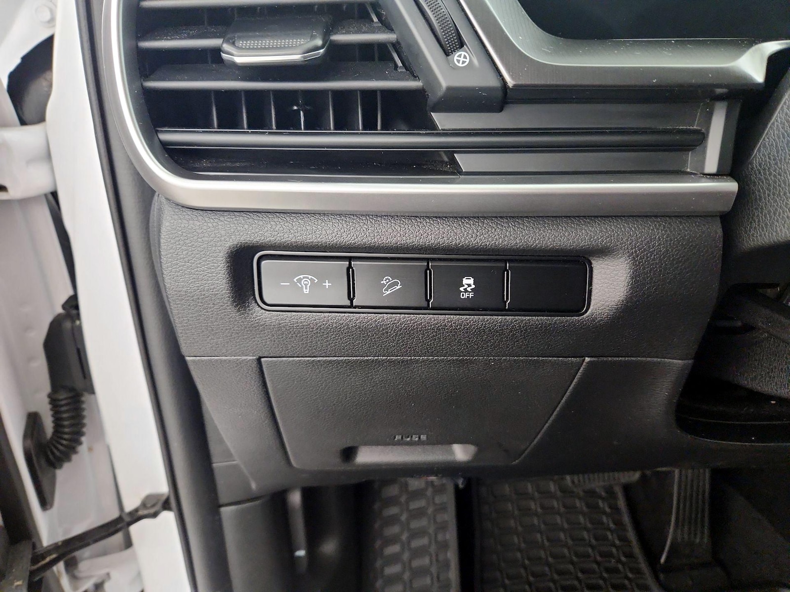 2024 Kia Telluride S - Photo 14
