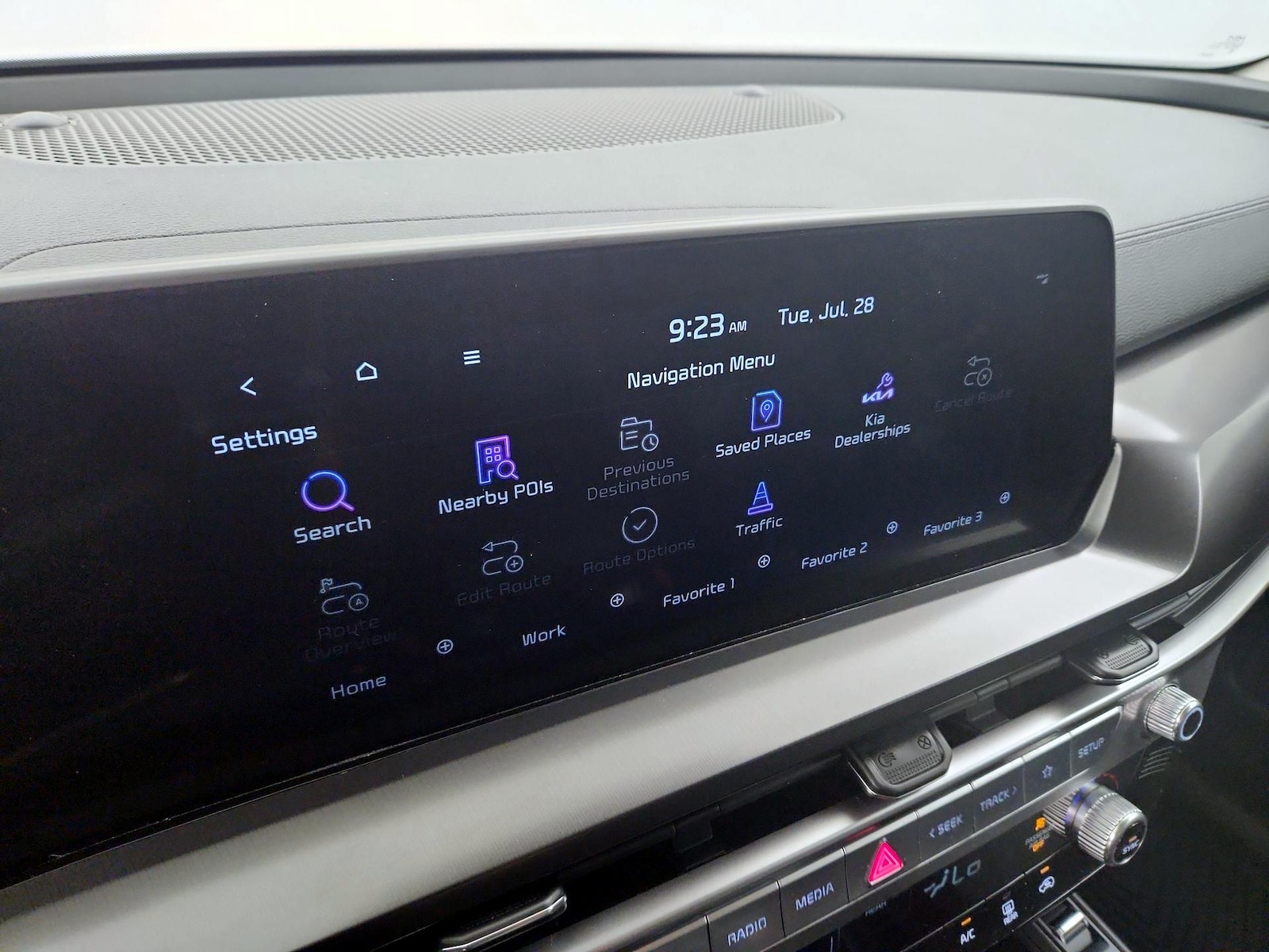 2024 Kia Telluride S - Photo 15