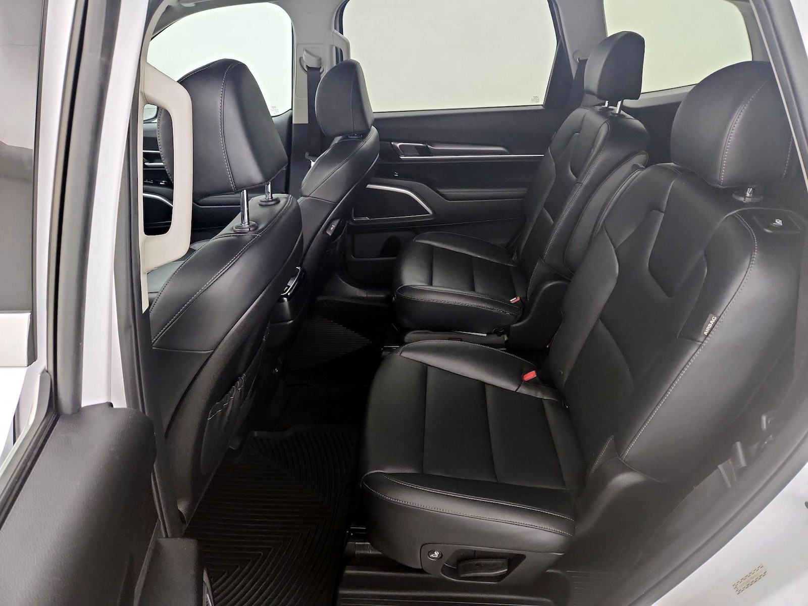 2024 Kia Telluride S - Photo 22