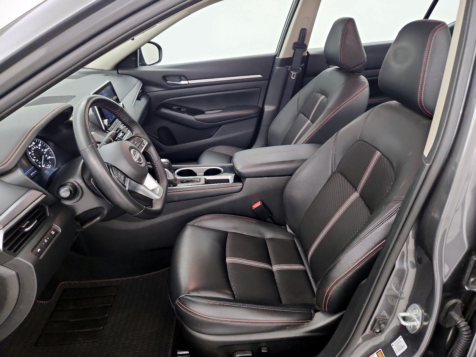 2025 Nissan Altima SR - Photo 12