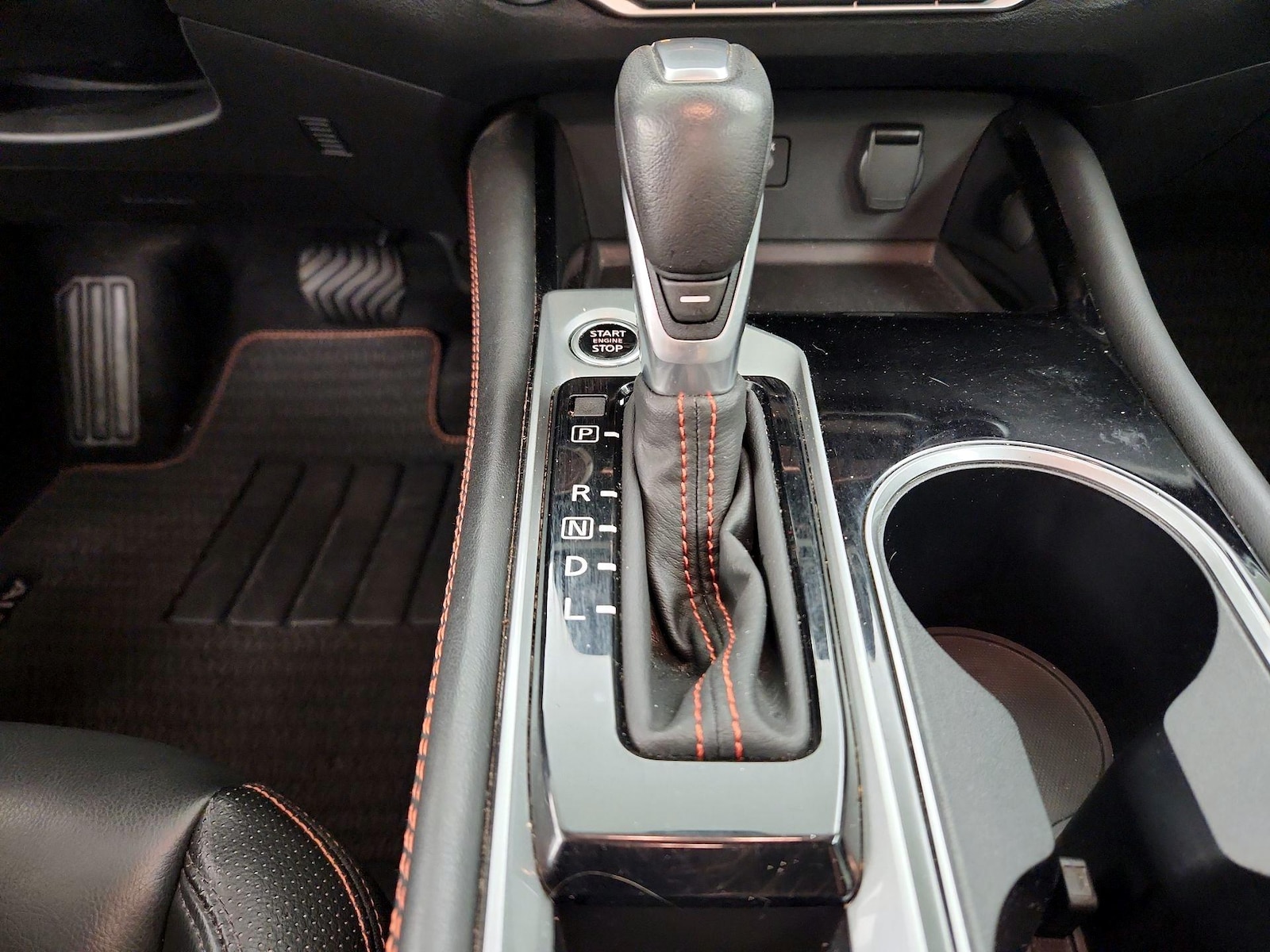 2025 Nissan Altima SR - Photo 18