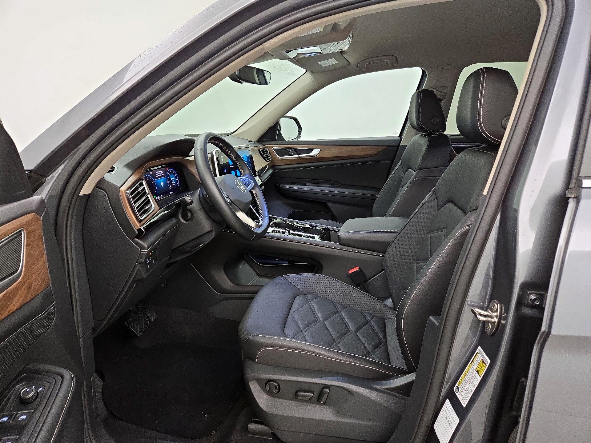 Thumbnail: 2025 Volkswagen Atlas - 11