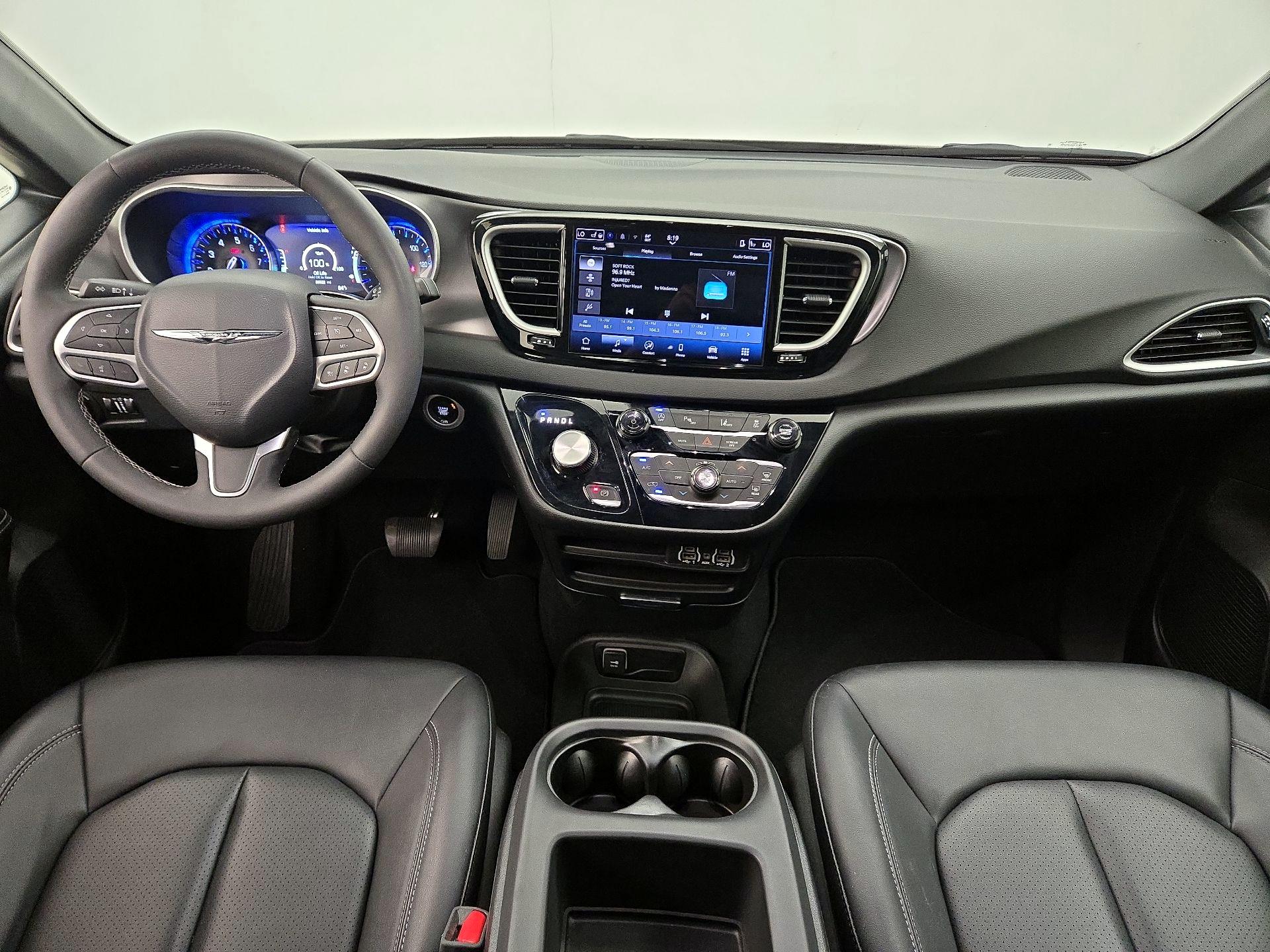 Thumbnail: 2025 Chrysler Pacifica - 9