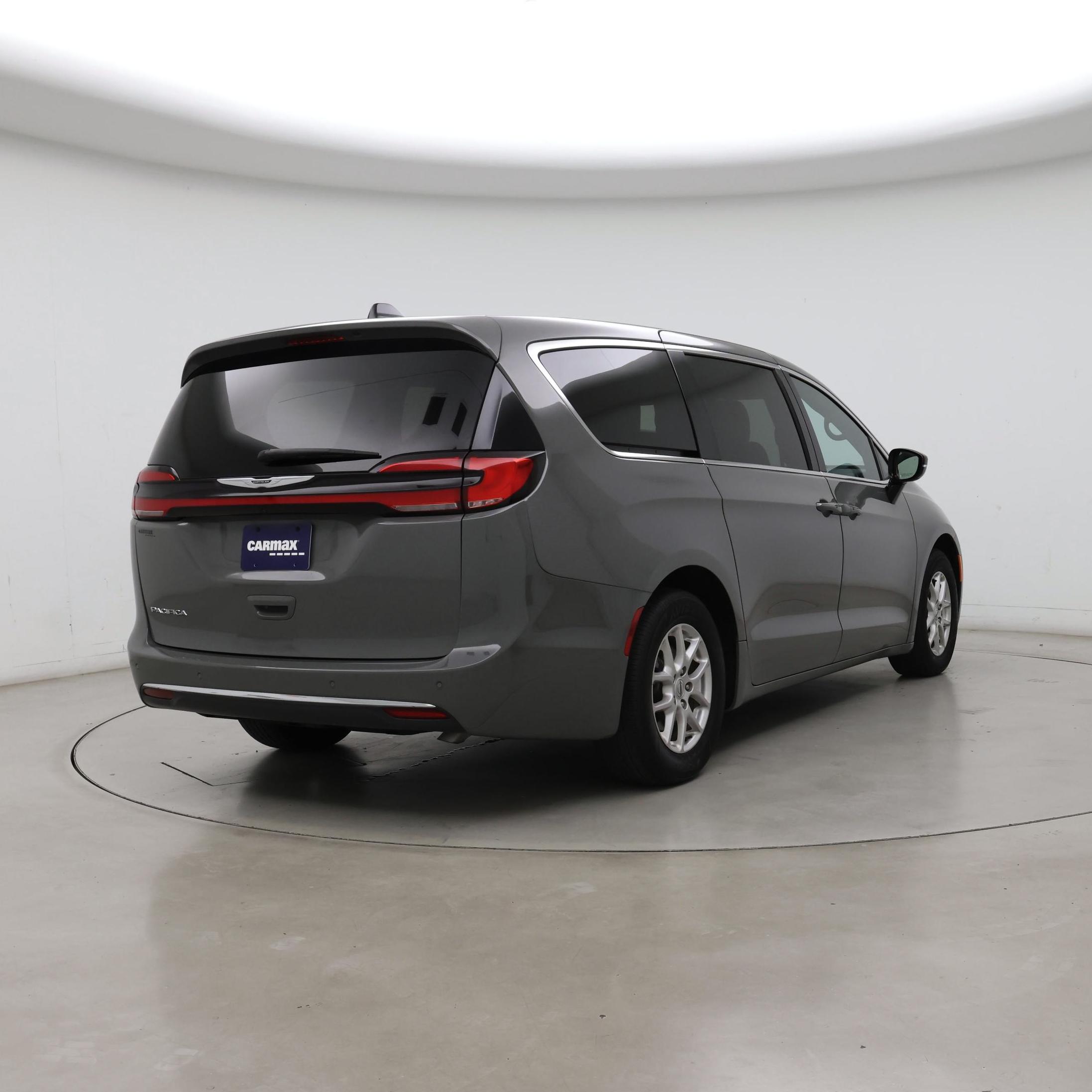Thumbnail: 2025 Chrysler Pacifica - 8