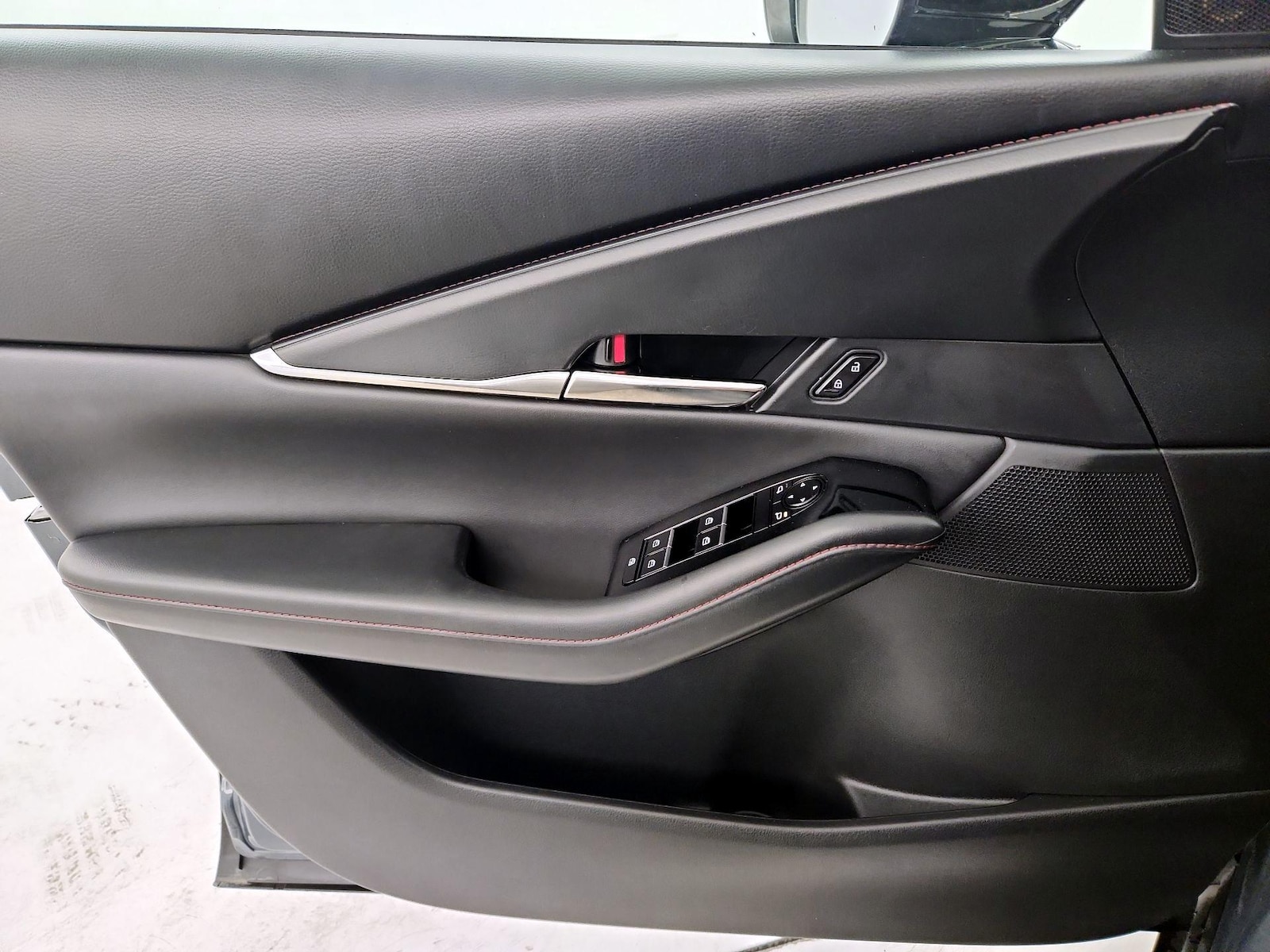 2024 Mazda CX-30 Carbon Edition - Photo 11