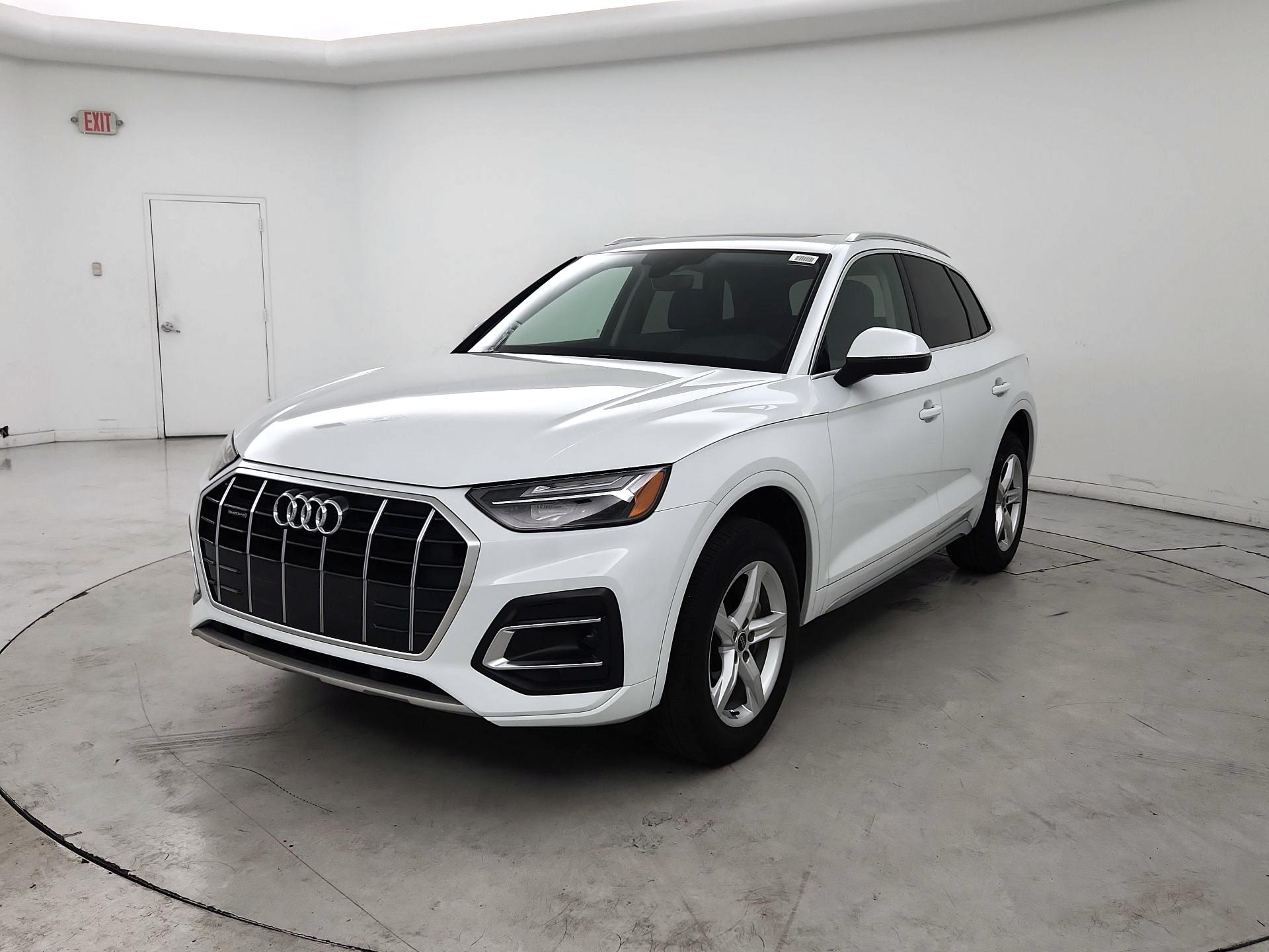 Thumbnail: 2023 Audi Q5 - 3