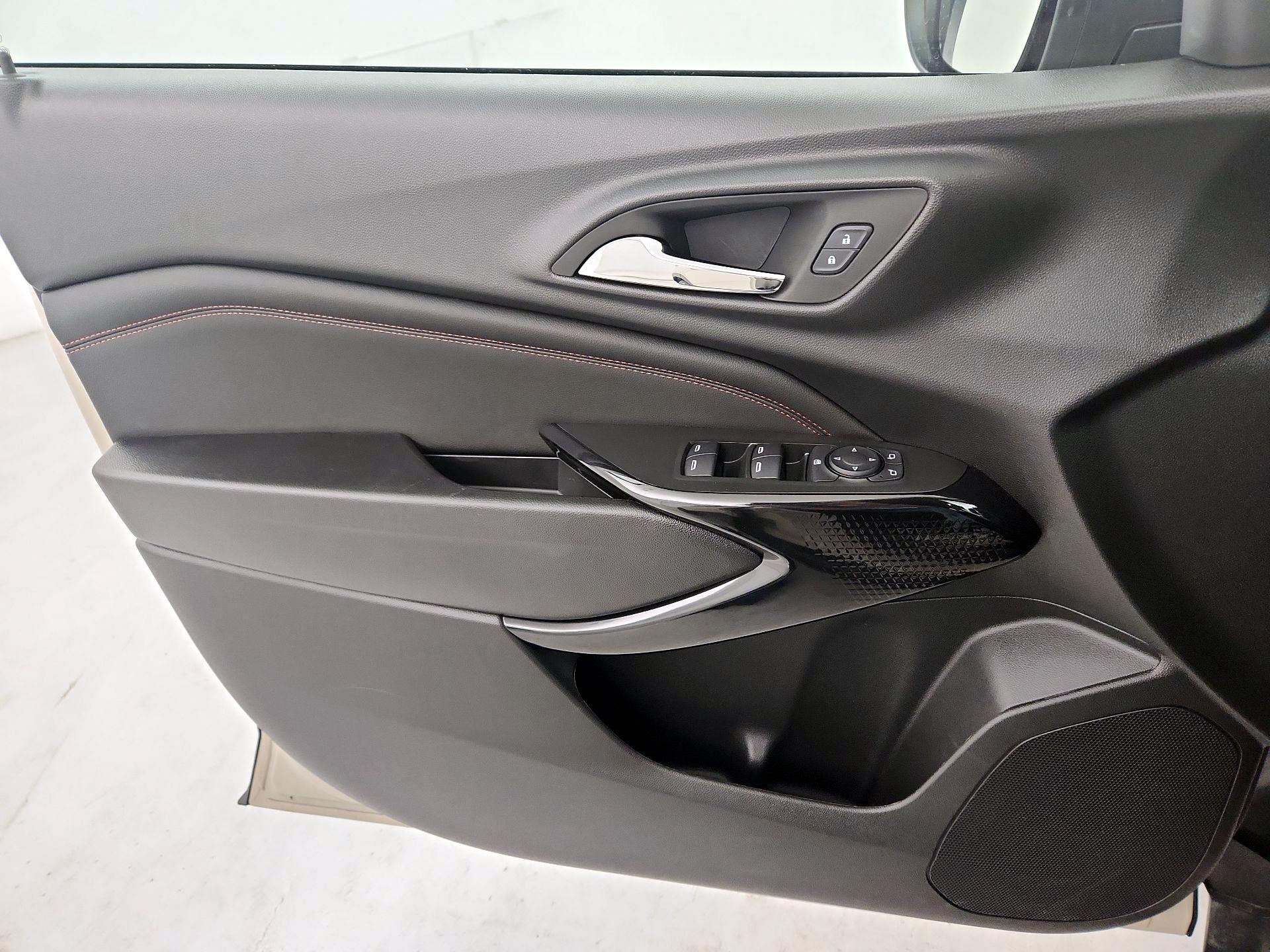 Thumbnail: 2026 Chevrolet Trax - 10