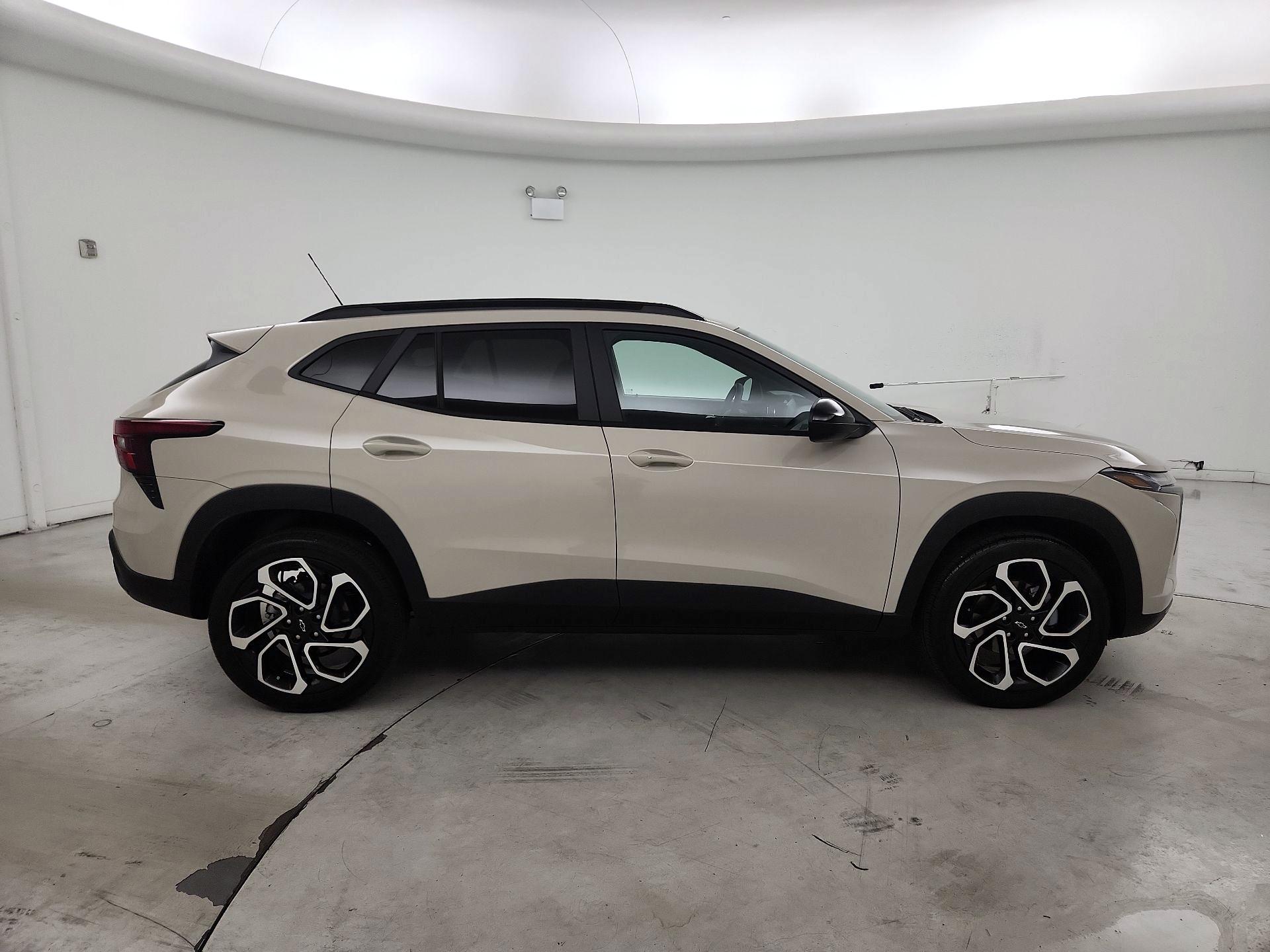 Thumbnail: 2026 Chevrolet Trax - 4
