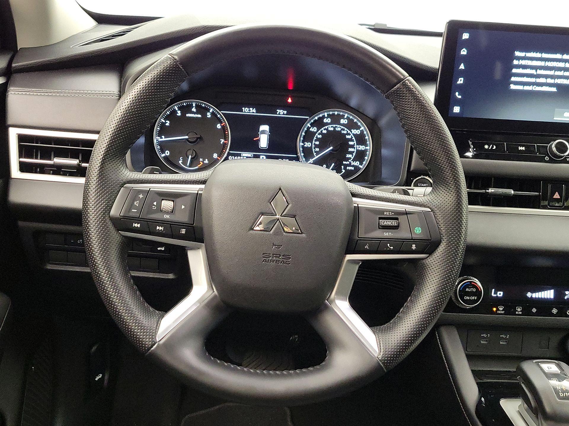 Thumbnail: 2025 Mitsubishi Outlander - 10