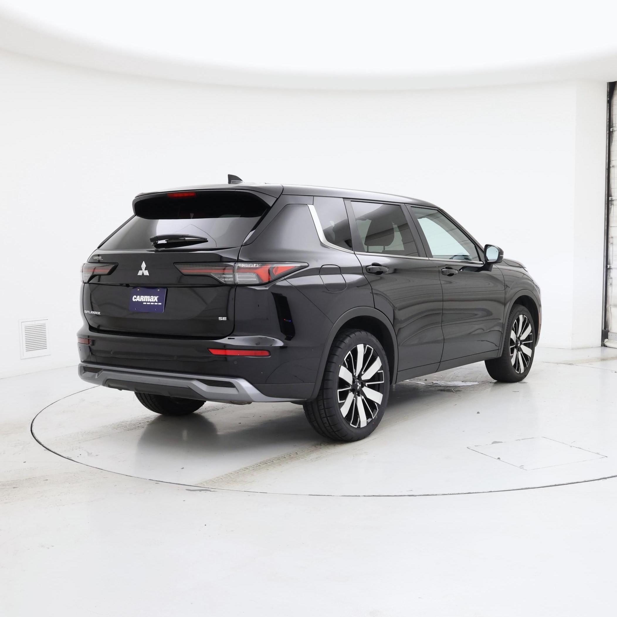 Thumbnail: 2025 Mitsubishi Outlander - 8
