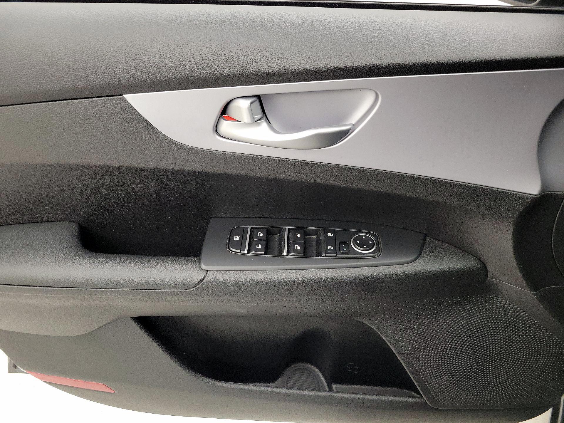 Thumbnail: 2024 Kia Forte - 12