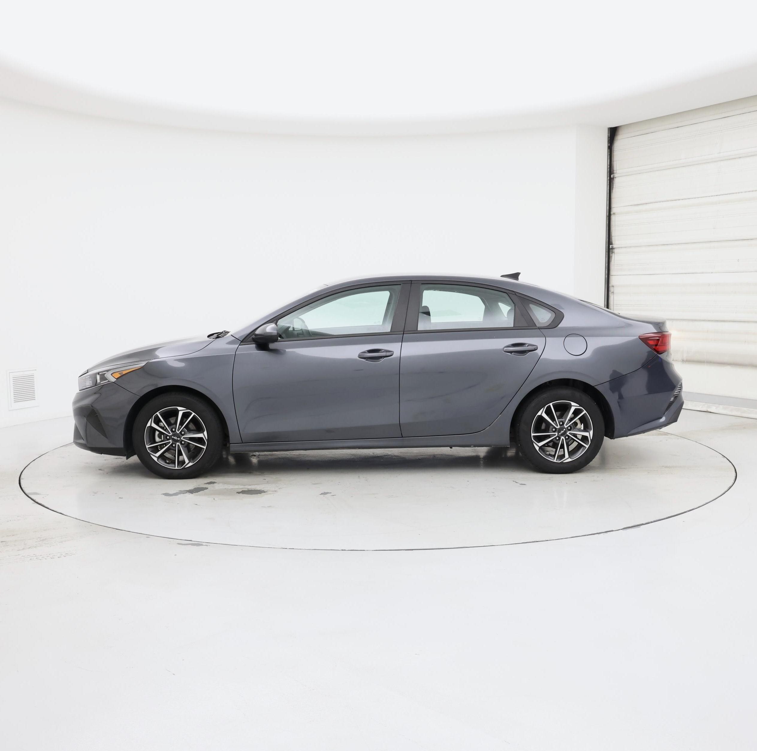 Thumbnail: 2024 Kia Forte - 3